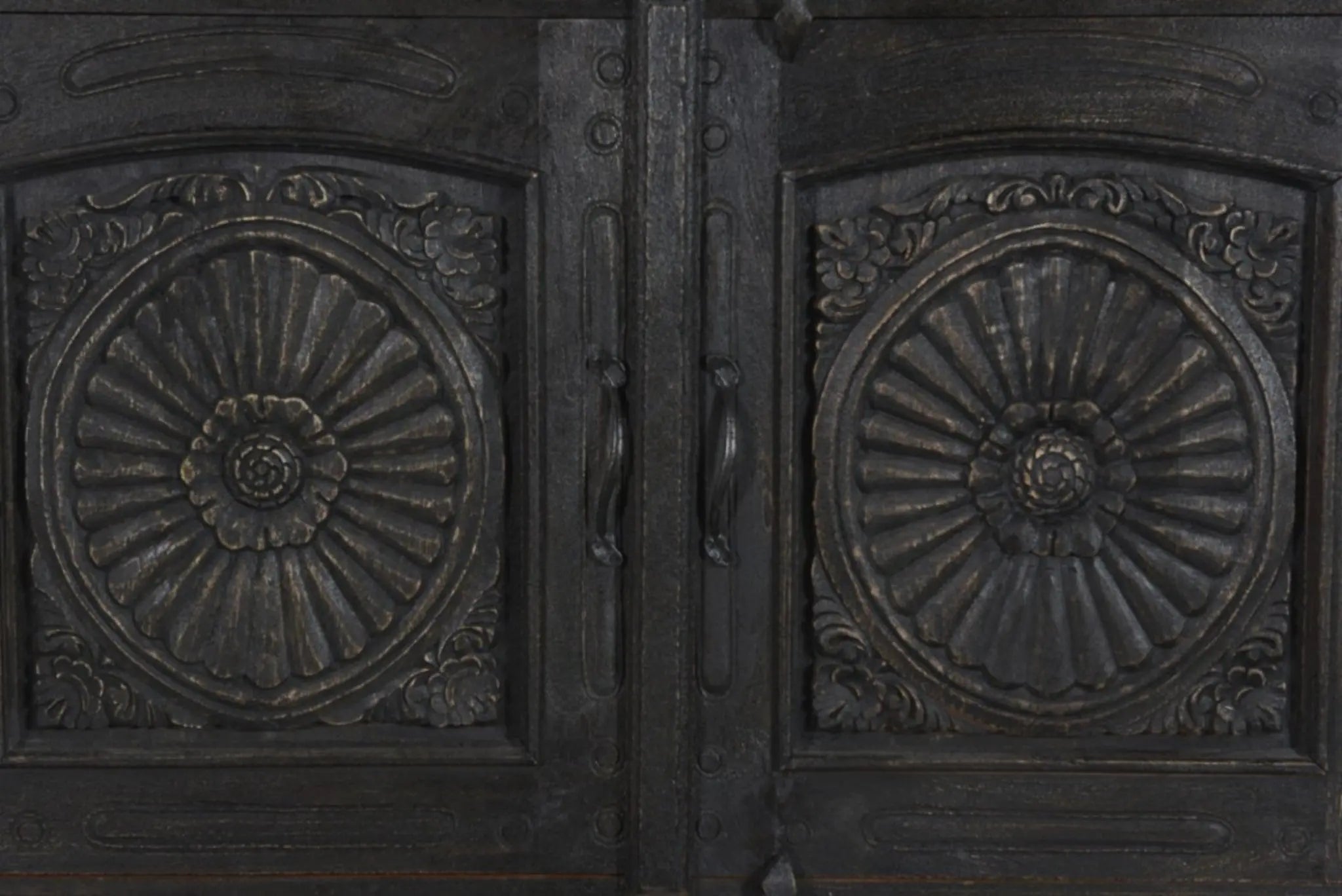 102" Black Distressed Solid Wood Carved Floral Four Drawer Sideboard With Four Doors Homeroots Kitchen & Dining
