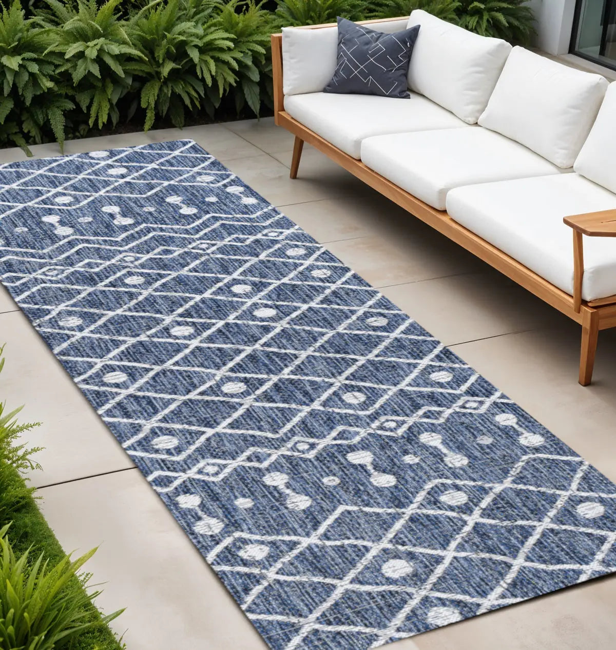 10' Blue And Ivory Trellis Indoor Outdoor Runner Rug Homeroots Outdoor