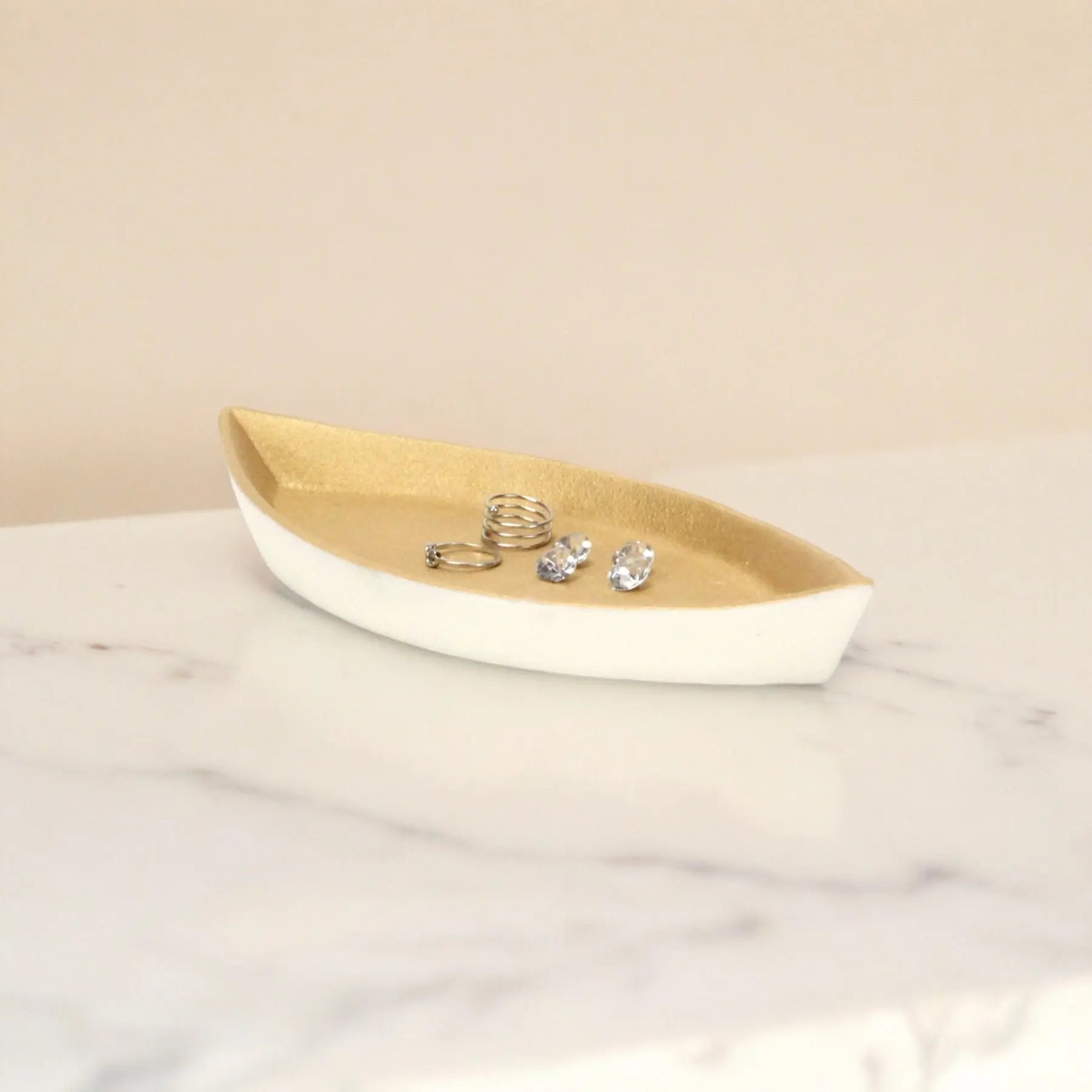 10" Gold And Off White Cast Iron Oval Boat Shaped Tray Homeroots Kitchen & Dining