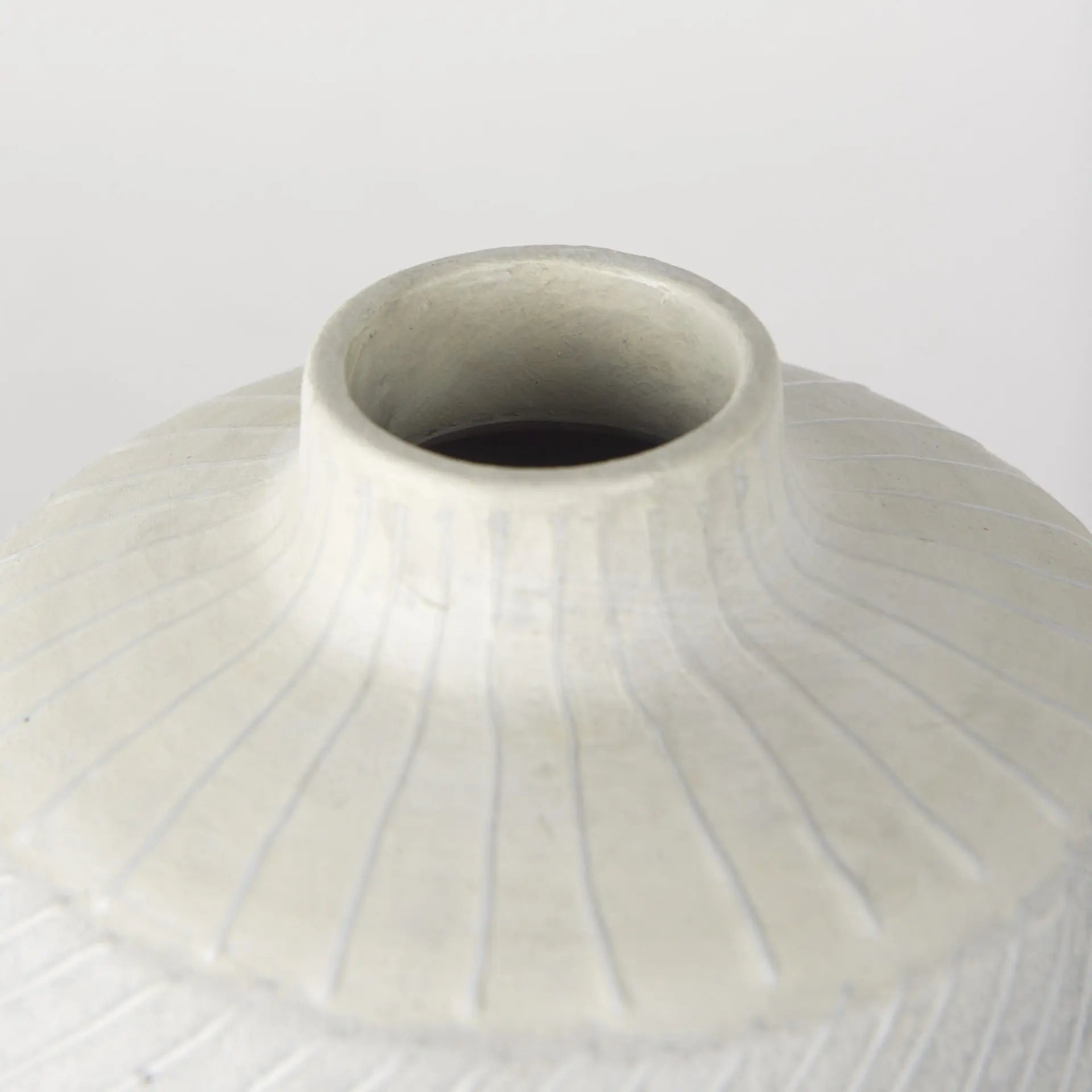10" Gray And White Ombre Ceramic Round Table Vase Homeroots Home Decor