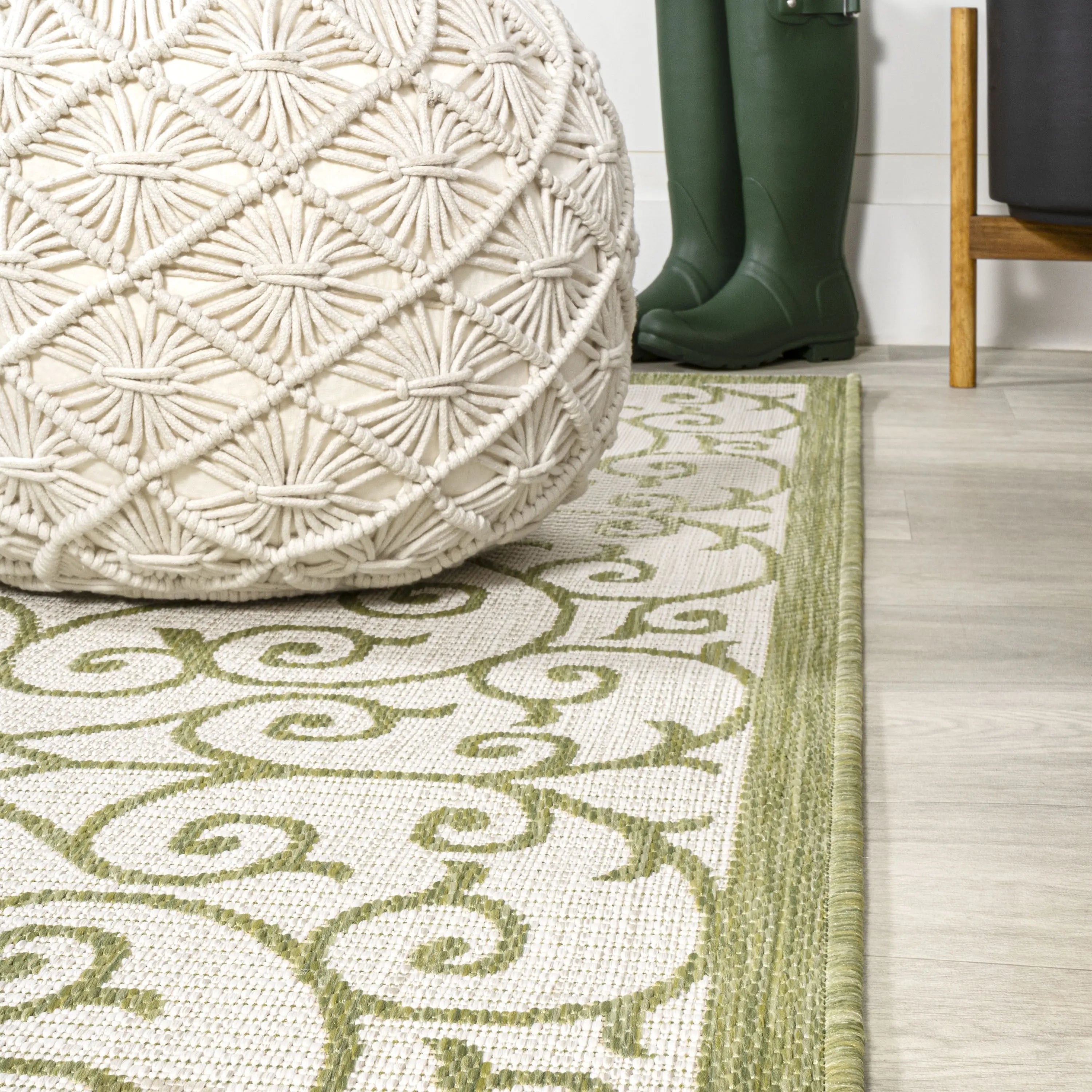 10' Green And Cream Geometric Indoor Outdoor Runner Rug Homeroots Outdoor