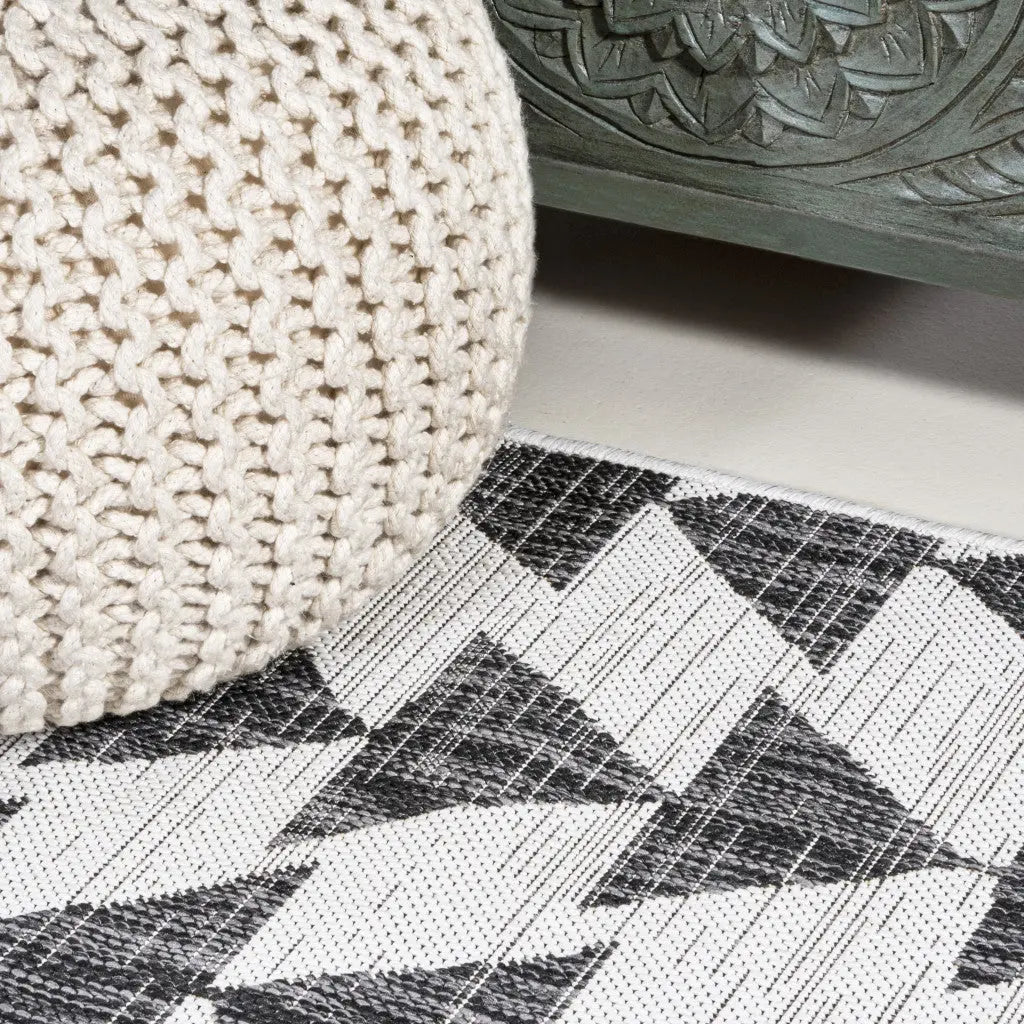 10' Ivory And Black Geometric Indoor Outdoor Runner Rug Homeroots Outdoor