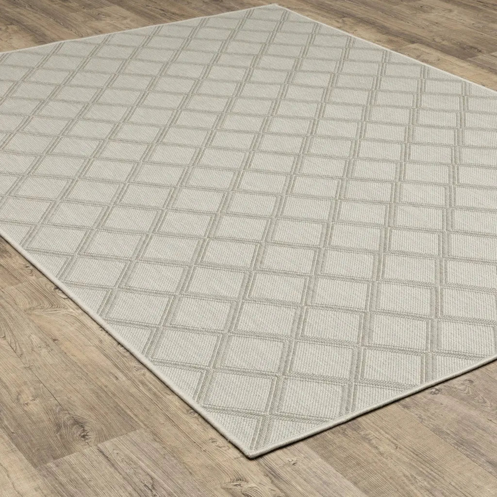 10' X 13' Gray and Ivory Geometric Stain Resistant Indoor Outdoor Area Rug Homeroots Outdoor