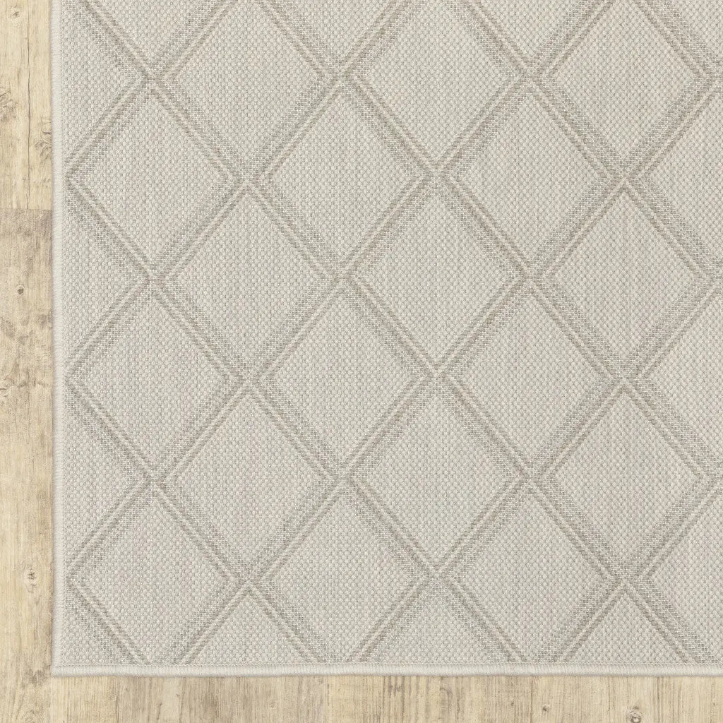 10' X 13' Gray and Ivory Geometric Stain Resistant Indoor Outdoor Area Rug Homeroots Outdoor