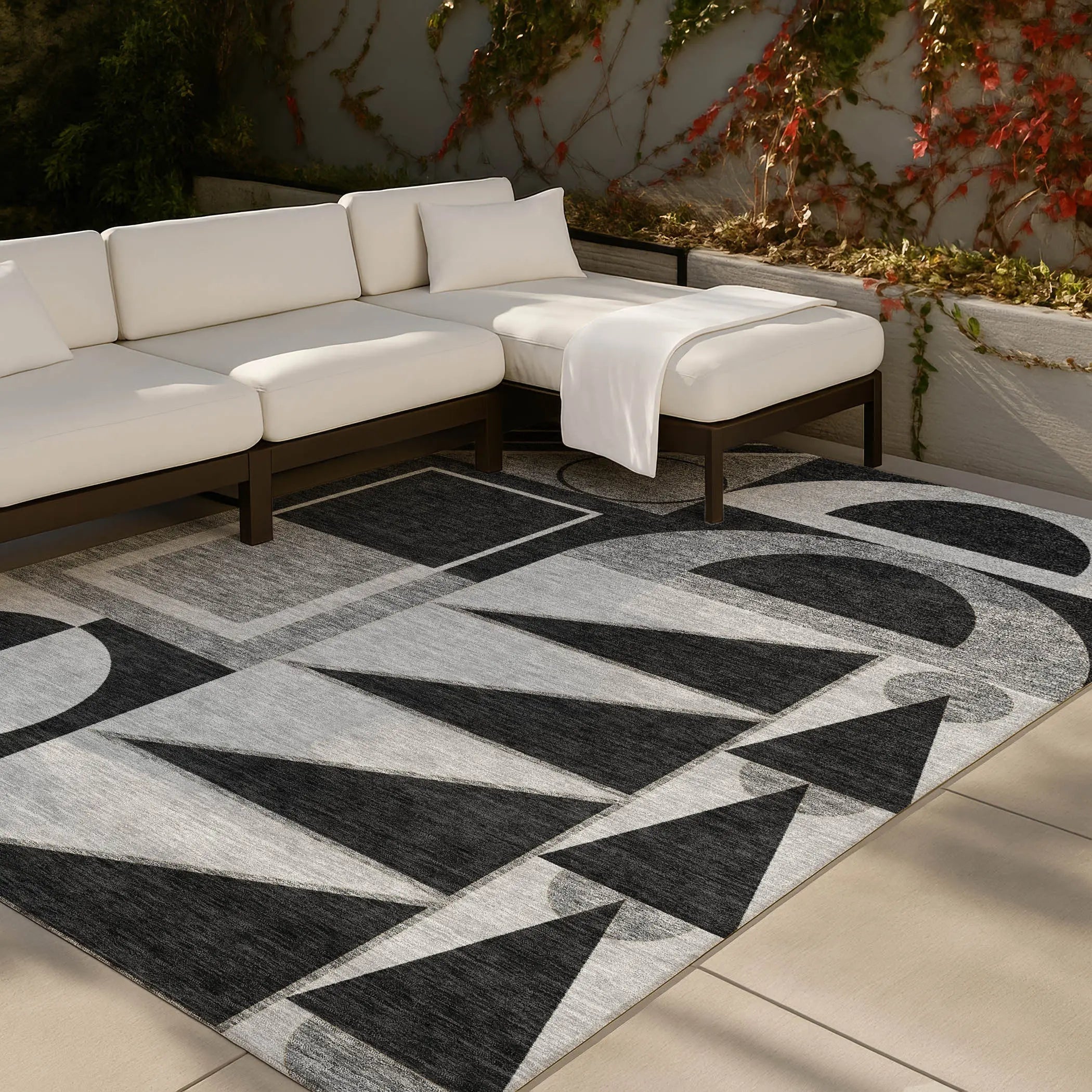 10' X 14' Black And Gray Geometric Washable Indoor Outdoor Area Rug Homeroots Outdoor