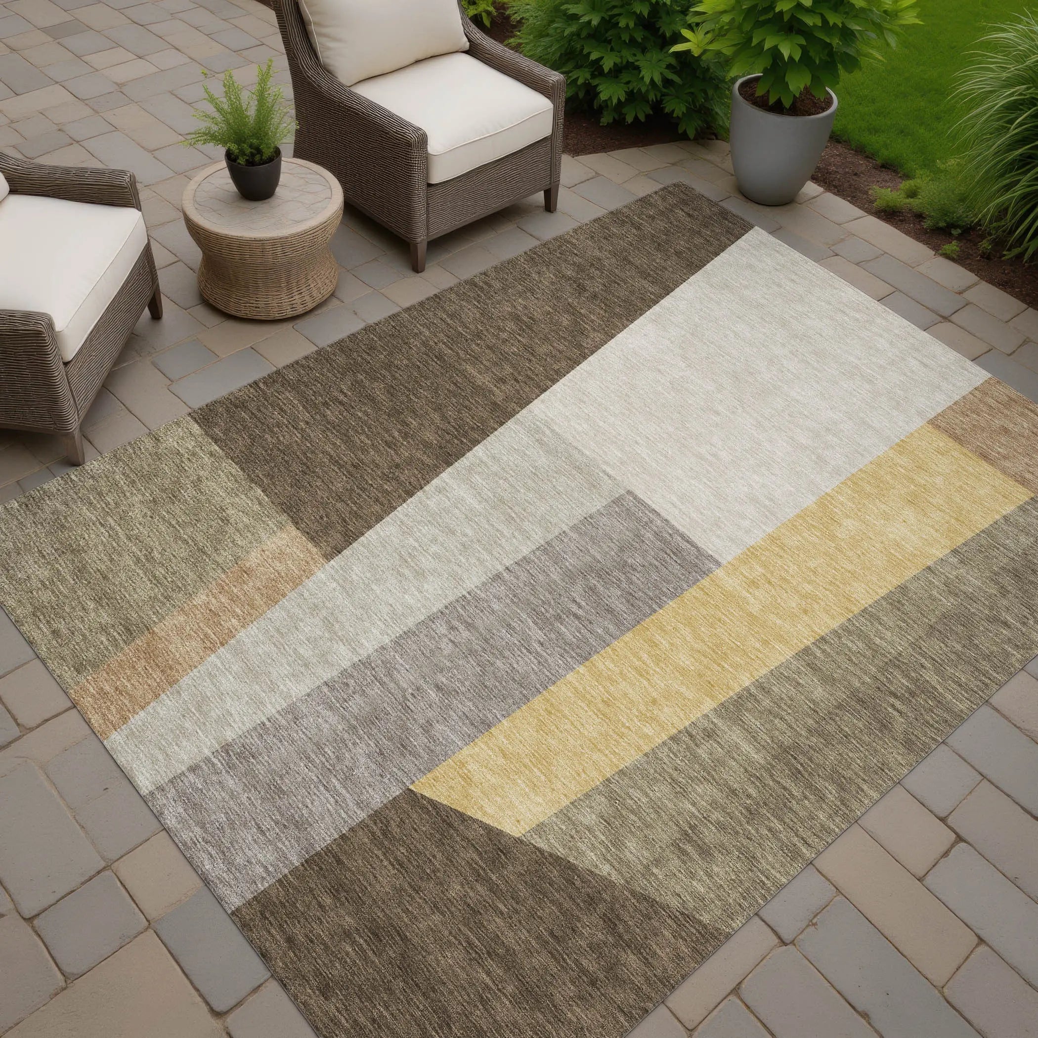 10' X 14' Chocolate And Beige Geometric Washable Indoor Outdoor Area Rug Homeroots Outdoor