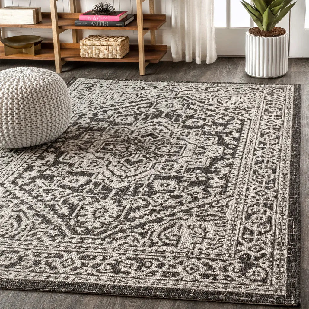 10' X 14' Gray And Black Medallion Indoor Outdoor Area Rug Homeroots Outdoor