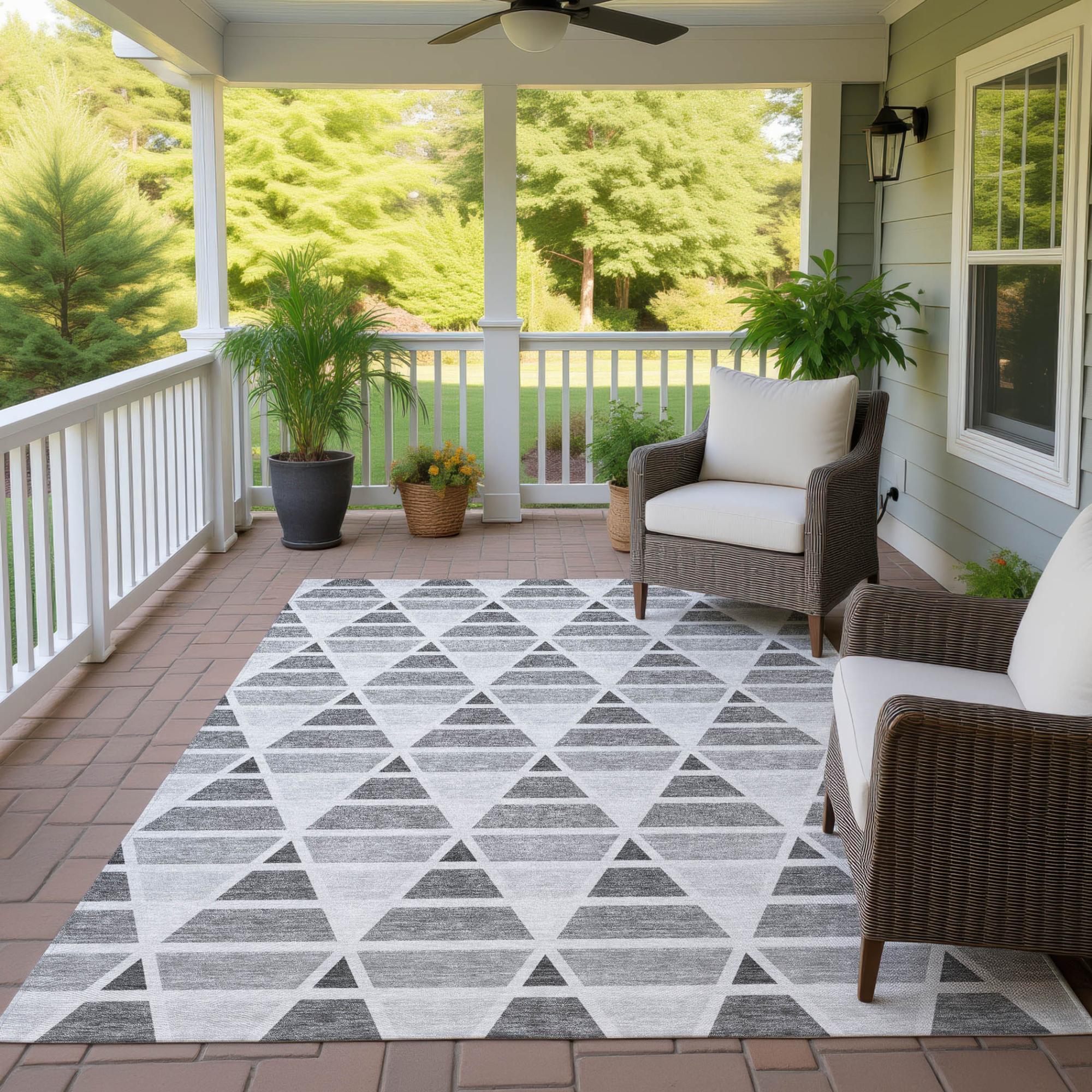 10' X 14' Gray And Silver Geometric Washable Indoor Outdoor Area Rug Homeroots Outdoor