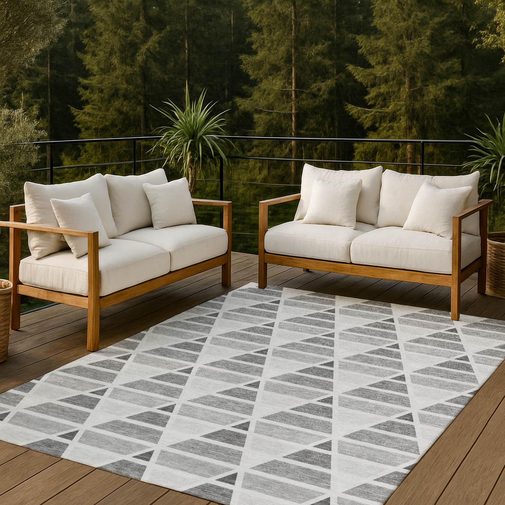 10' X 14' Gray And Silver Geometric Washable Indoor Outdoor Area Rug Homeroots Outdoor