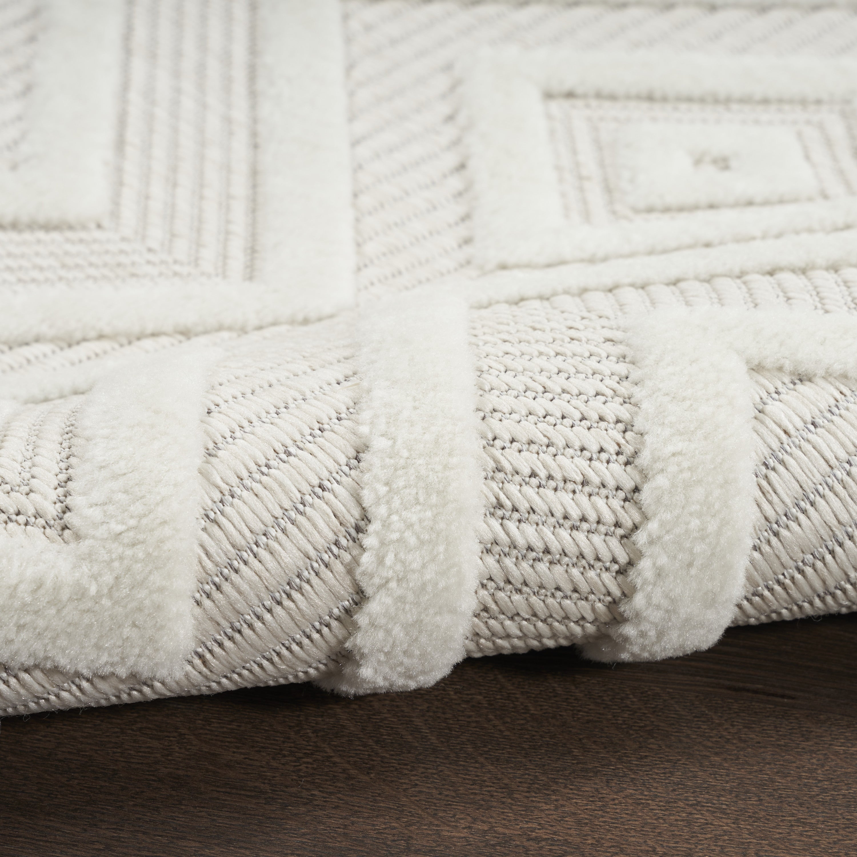 12' Ivory And White Geometric Indoor Outdoor Runner Rug Homeroots Outdoor