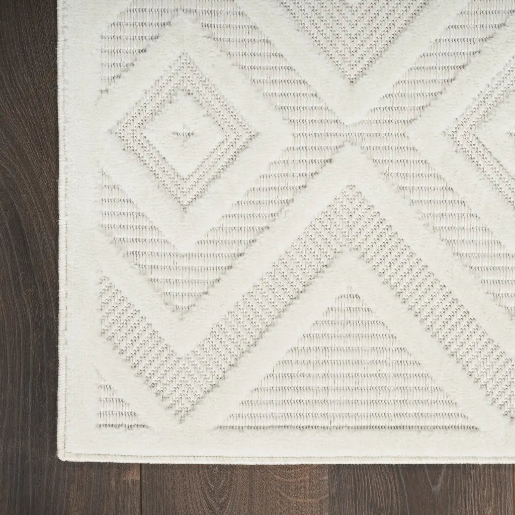 12' Ivory And White Geometric Indoor Outdoor Runner Rug Homeroots Outdoor