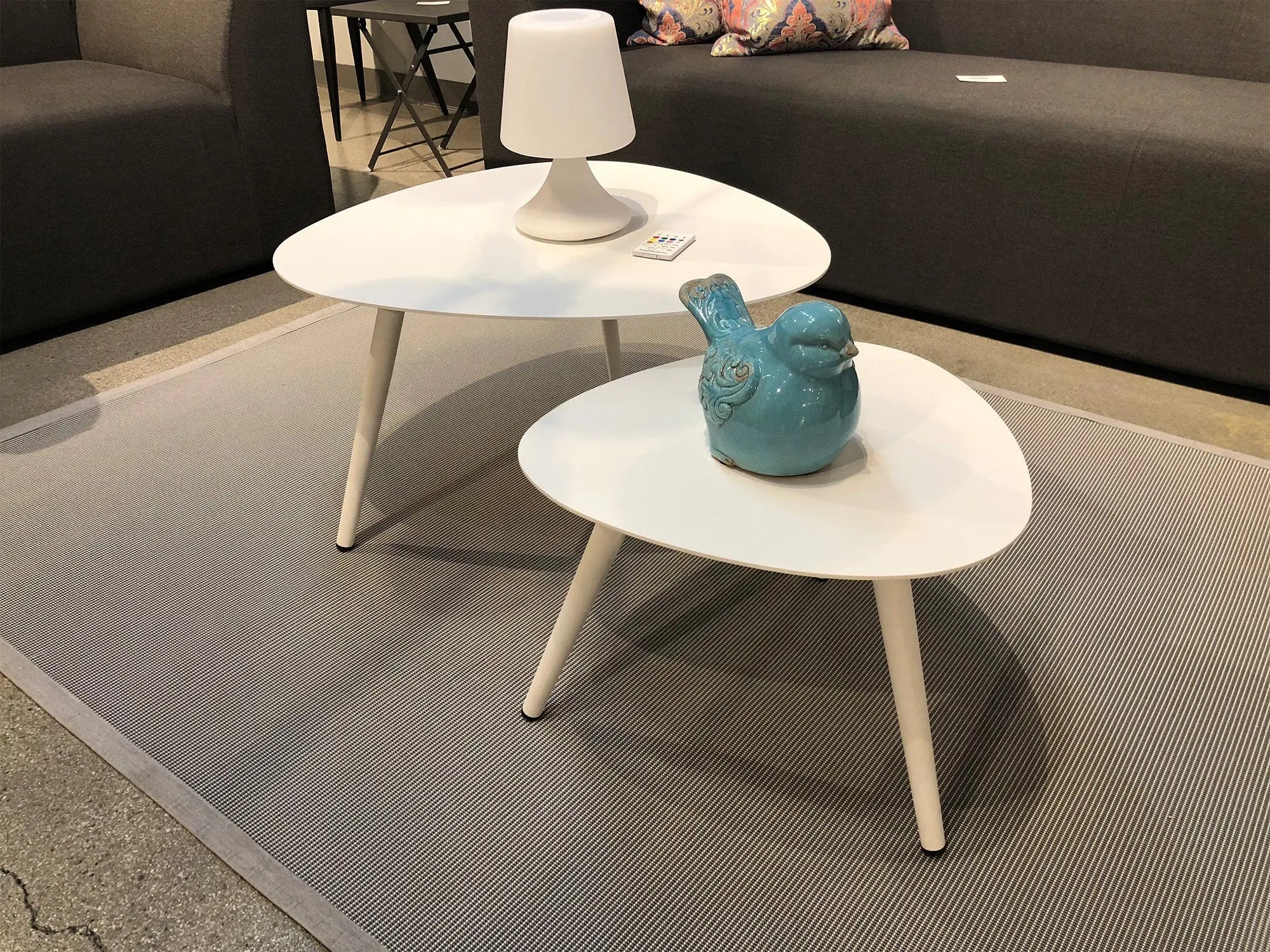 14" White Aluminum End Table Homeroots Living Room