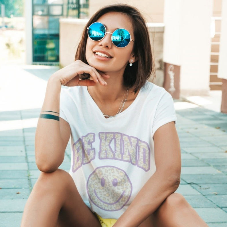 Women's Be Kind T-Shirt Dream Team Designs