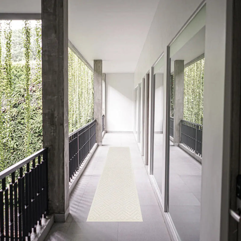 16' White And Ivory Geometric Indoor Outdoor Runner Rug Homeroots Outdoor