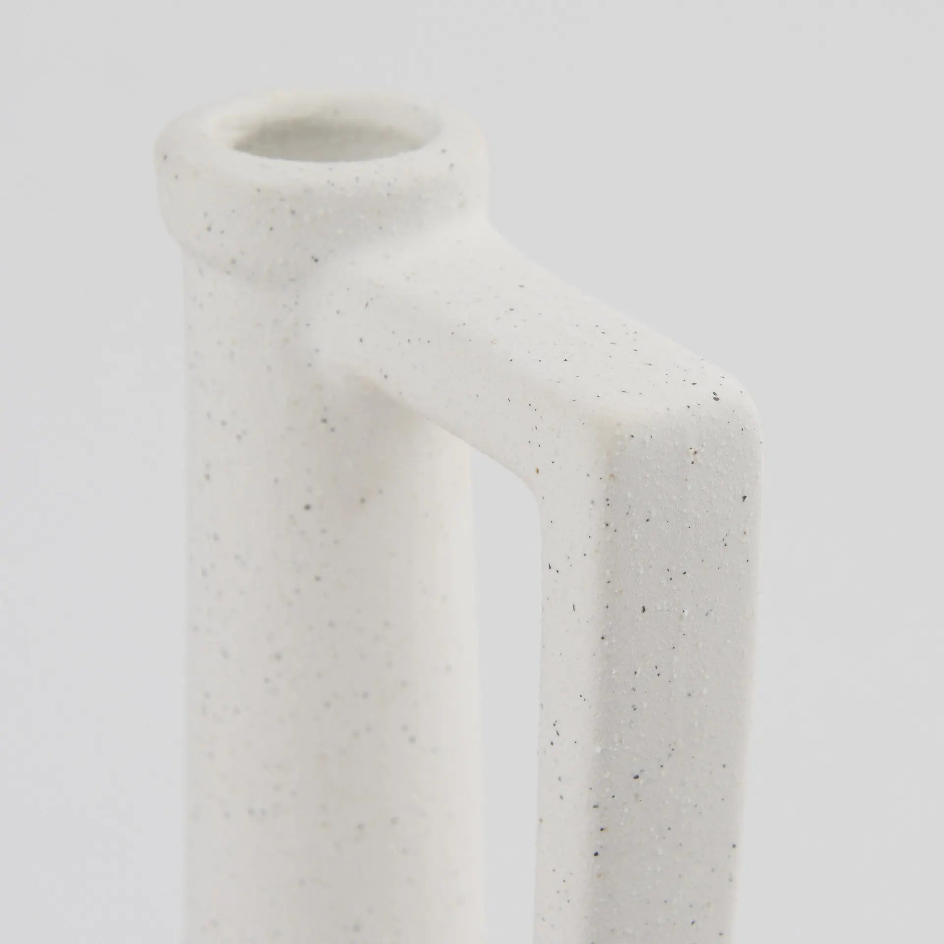 16" White Ceramic Table Vase Homeroots Home Decor