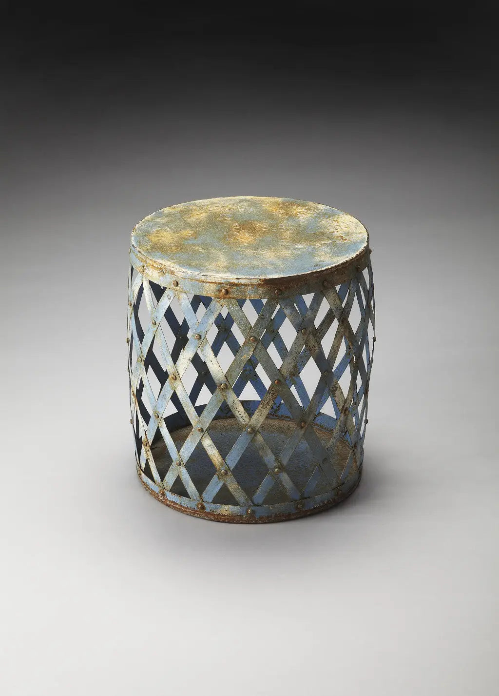 17" Rustic Blue Iron Lattice Round Top End Table Homeroots Living Room