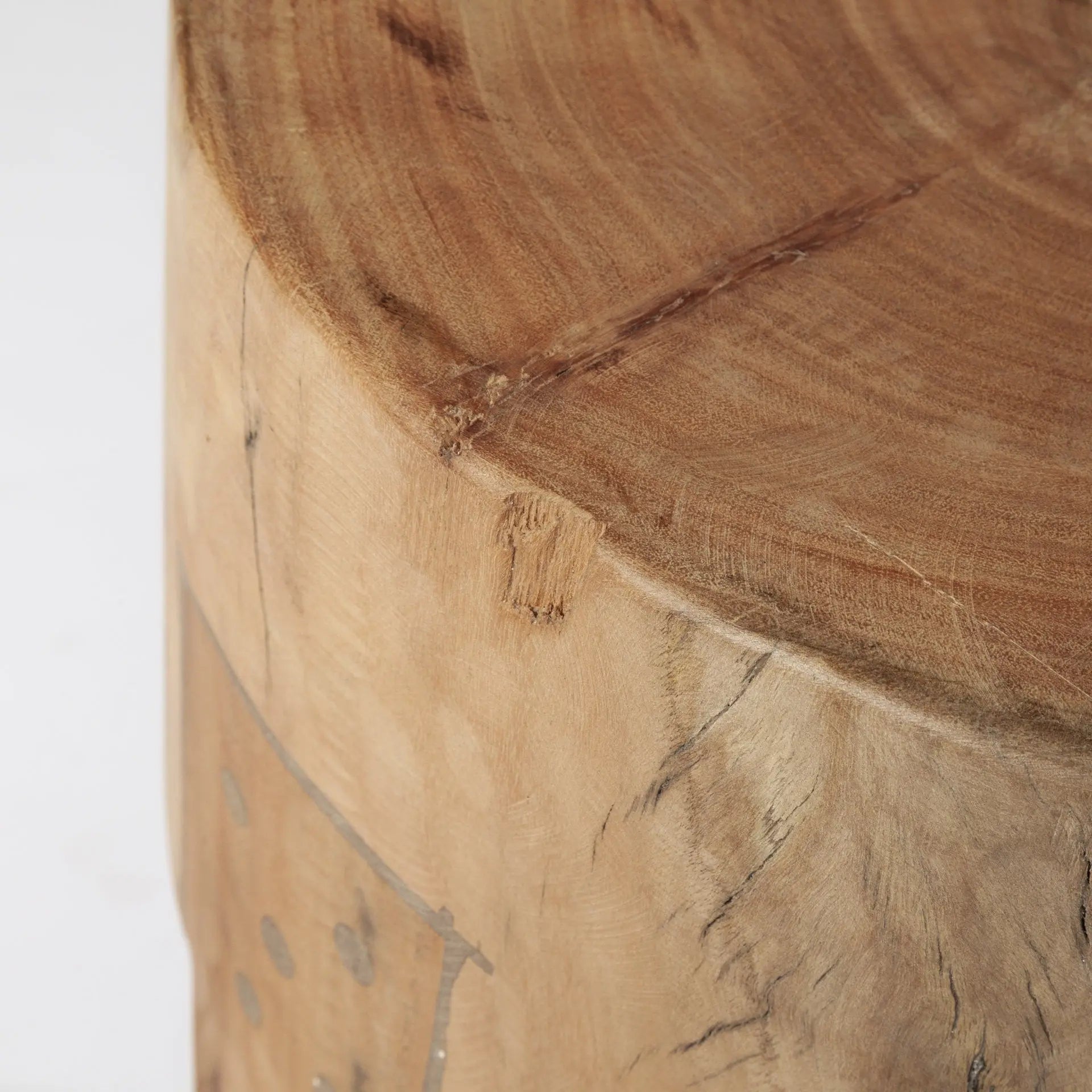 18" Dark Brown And Brown Distressed Reclaimed Wood Round End Table Homeroots Living Room