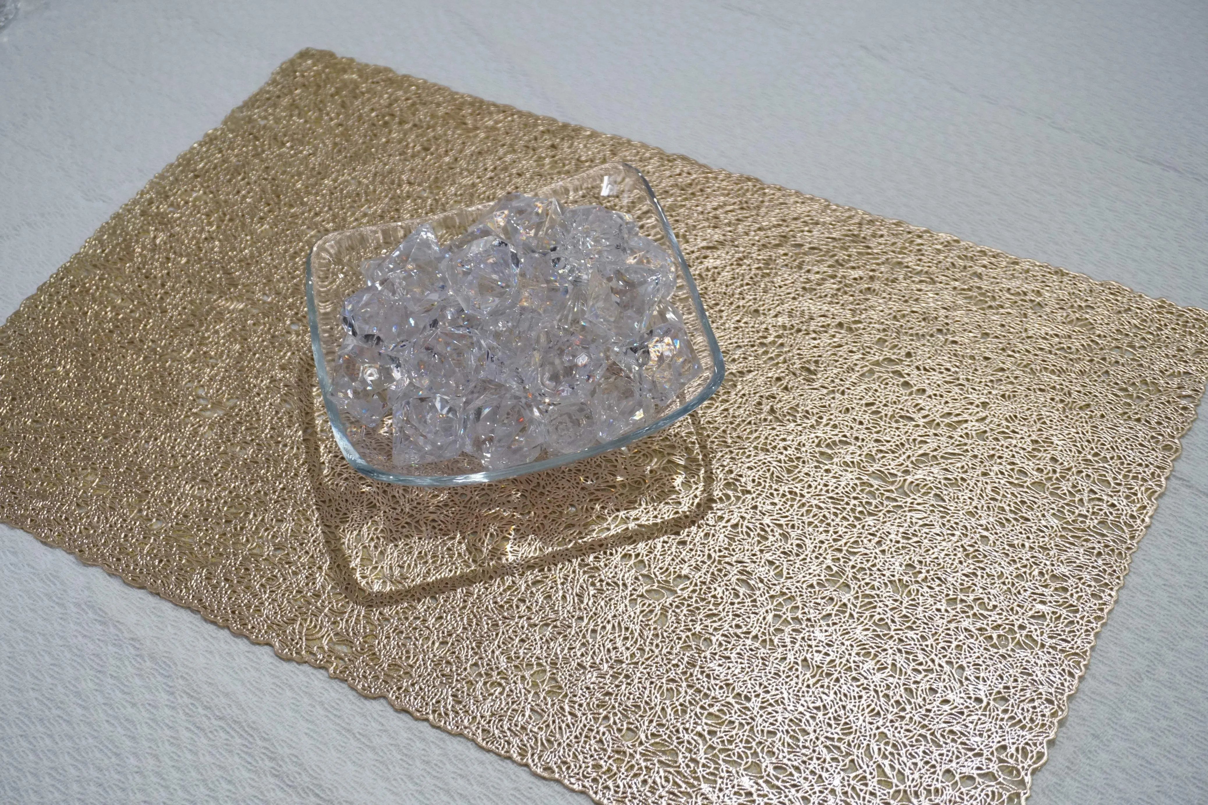 18" Set of Four Gold Vinyl Placemats Homeroots Kitchen & Dining