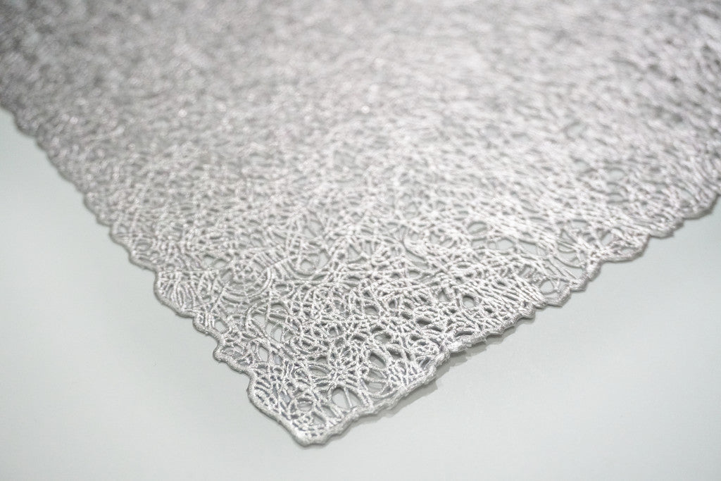 18" Set of Four Silver Vinyl Placemats Homeroots Kitchen & Dining