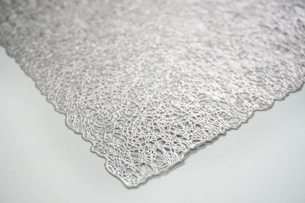18" Set of Four Silver Vinyl Placemats Homeroots Kitchen & Dining