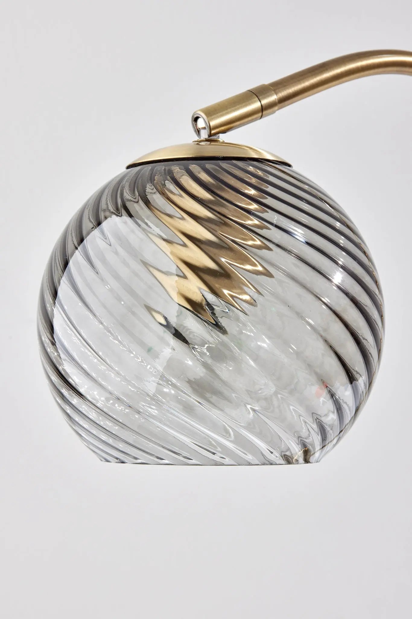 19" Antiqued Brass Metal Desk Lamp With Light Gray Swirl Globe Shade - GreatEagleInc