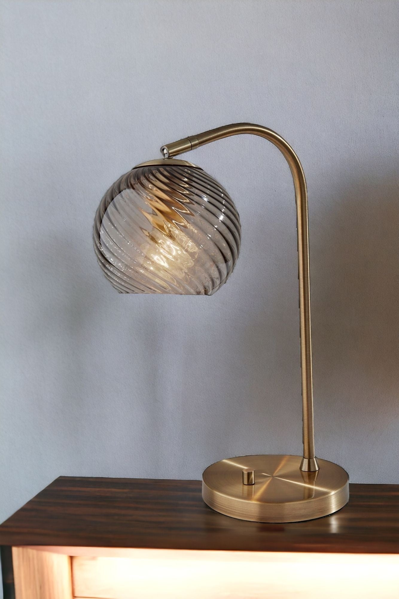 19" Antiqued Brass Metal Desk Lamp With Light Gray Swirl Globe Shade - GreatEagleInc