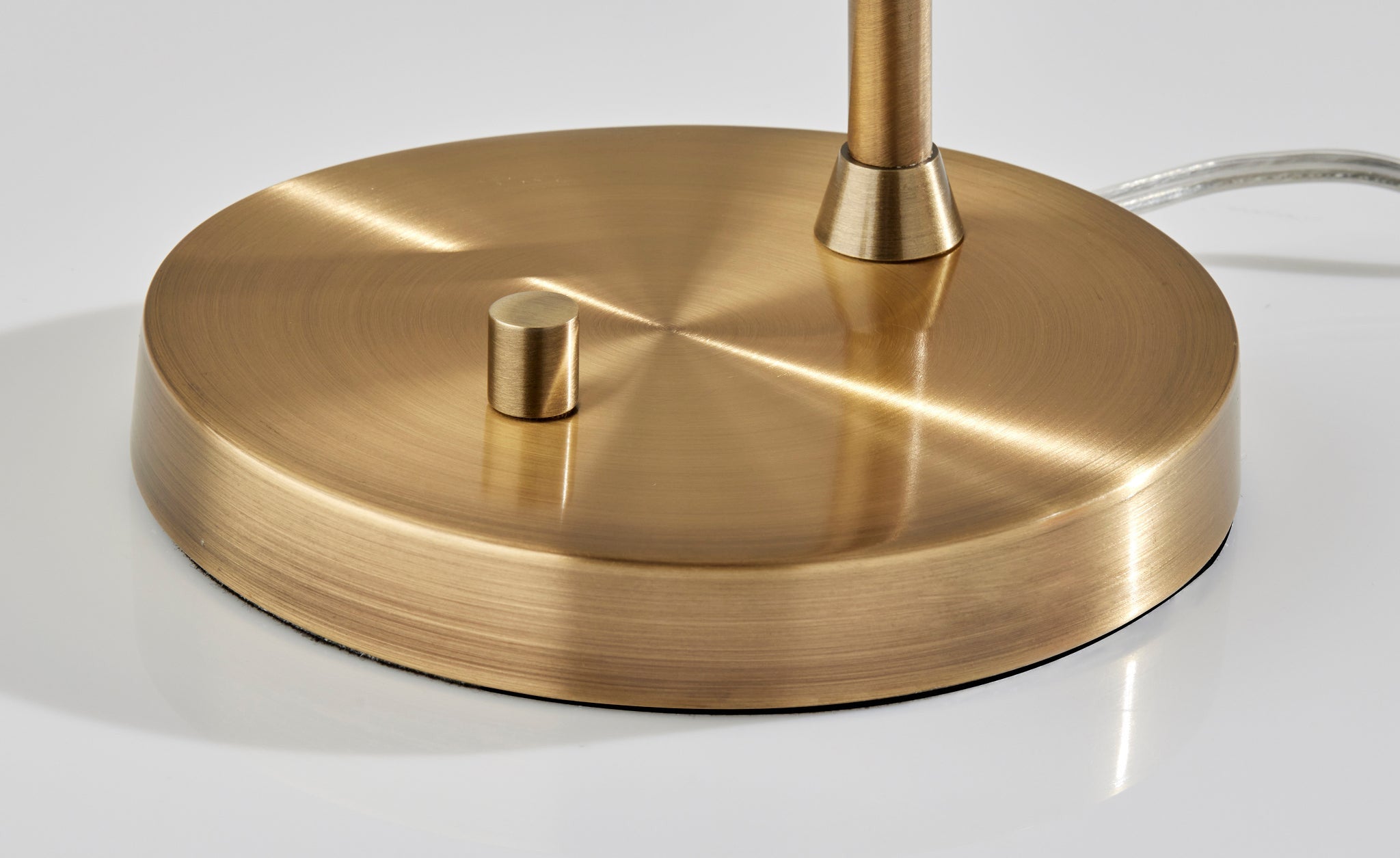 19" Antiqued Brass Metal Desk Lamp With Light Gray Swirl Globe Shade - GreatEagleInc