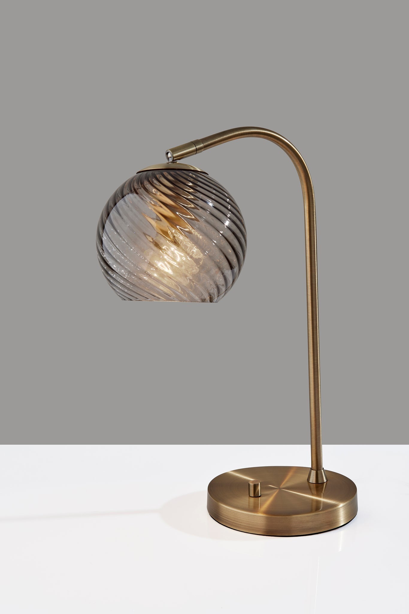 19" Antiqued Brass Metal Desk Lamp With Light Gray Swirl Globe Shade - GreatEagleInc