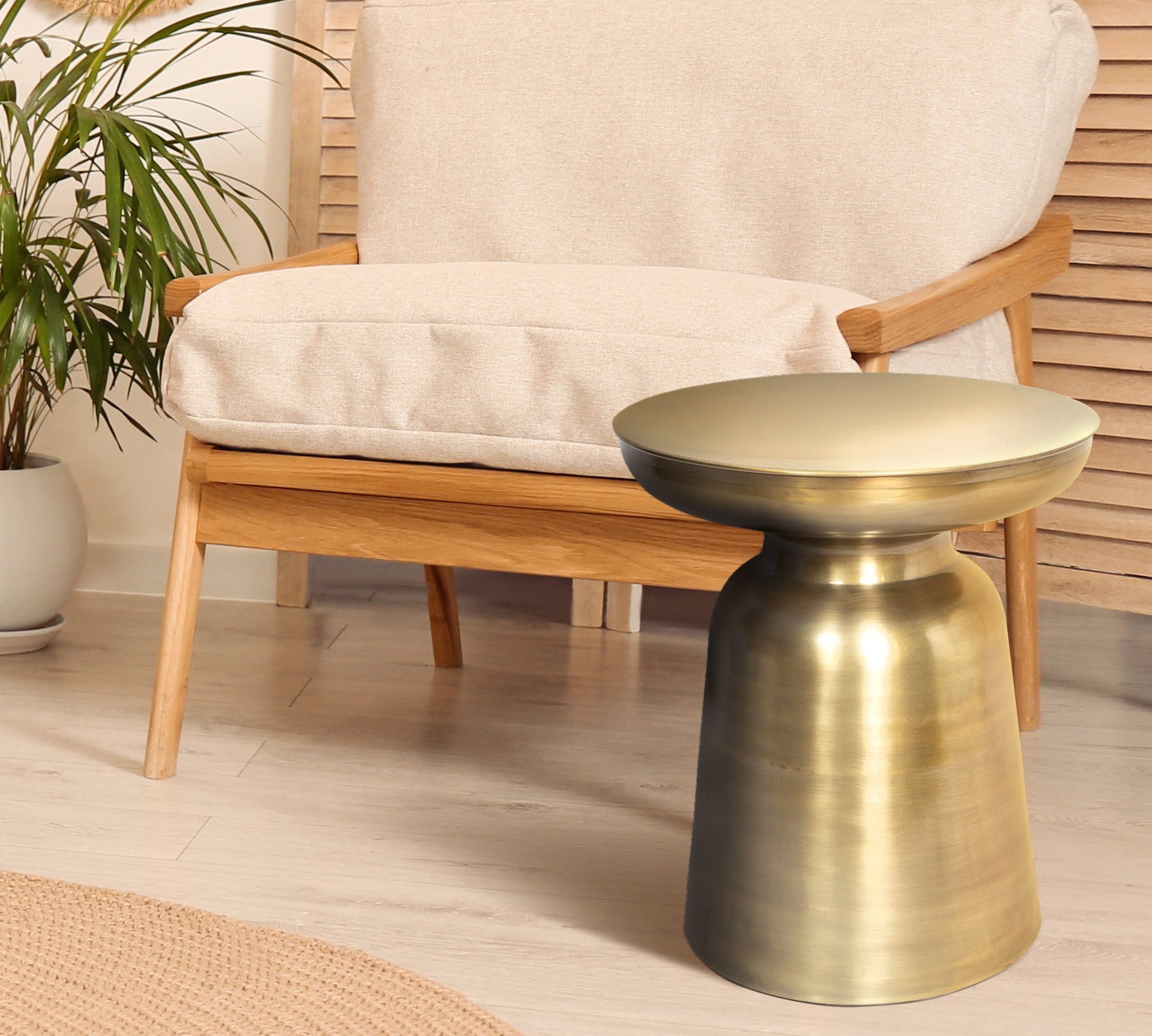 19" Gold Iron Round End Table - GreatEagleInc