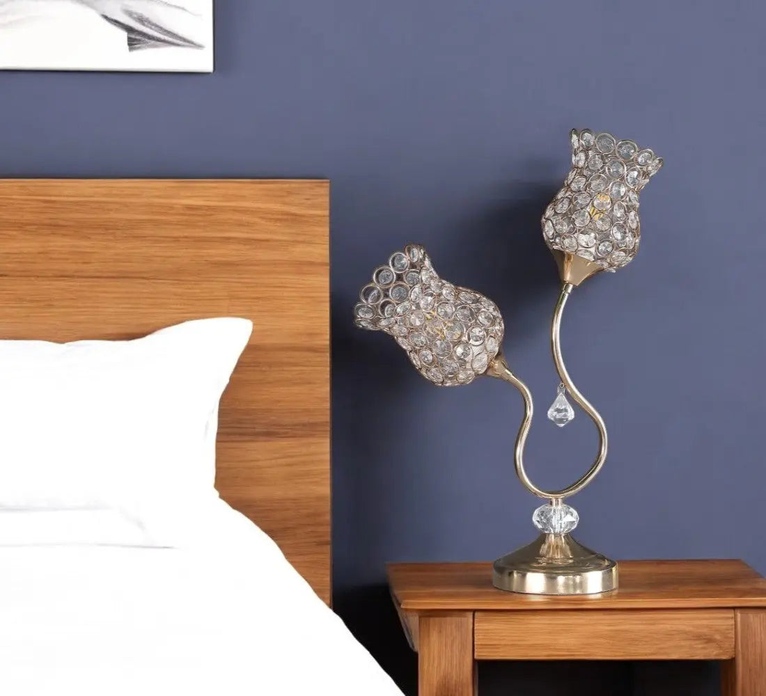 19" Gold Two Light Bedside Table Lamp With Clear Novelty Shade Homeroots Lighting