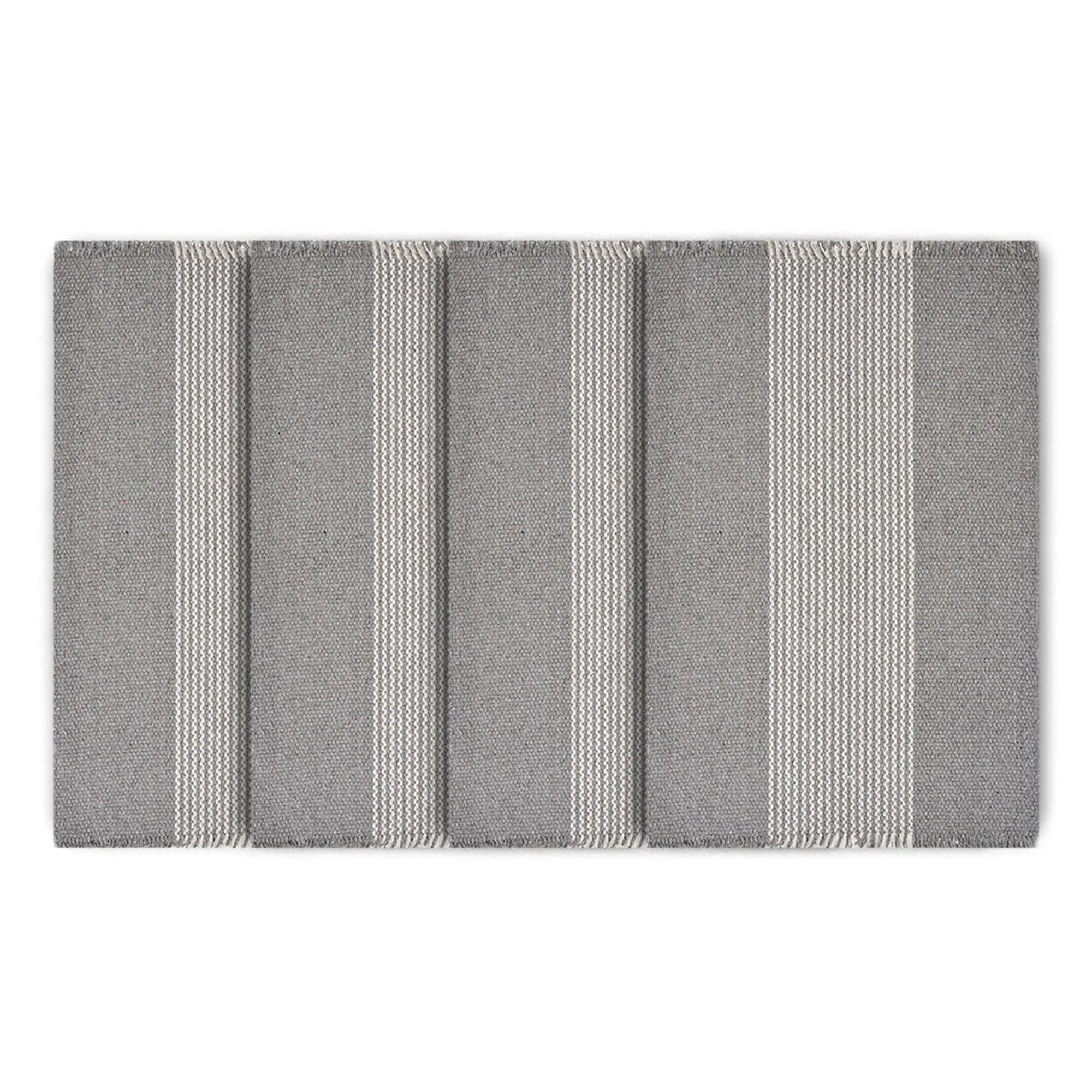 19" Set of Four Gray And White Striped Cotton Placemats Homeroots Kitchen & Dining