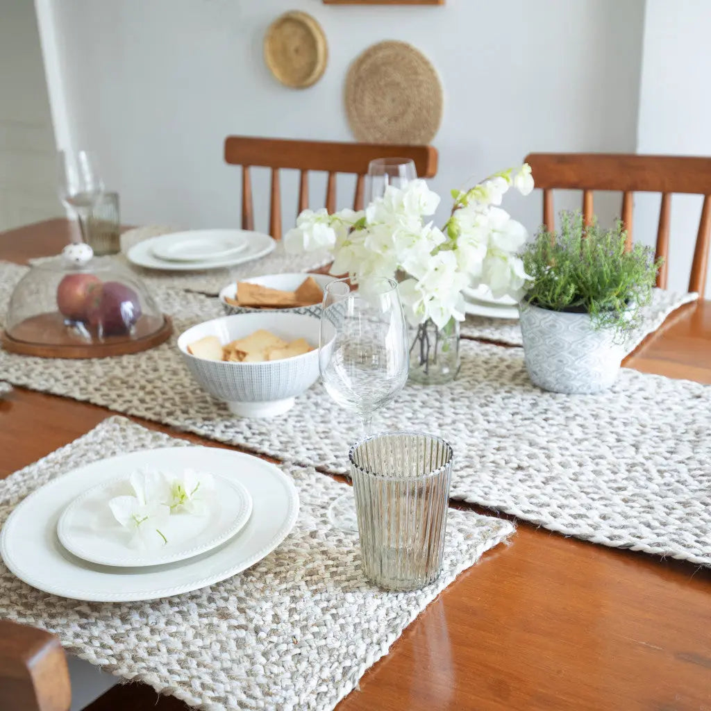 19" Set of Four Ivory And Natural Jute Placemats Homeroots Kitchen & Dining