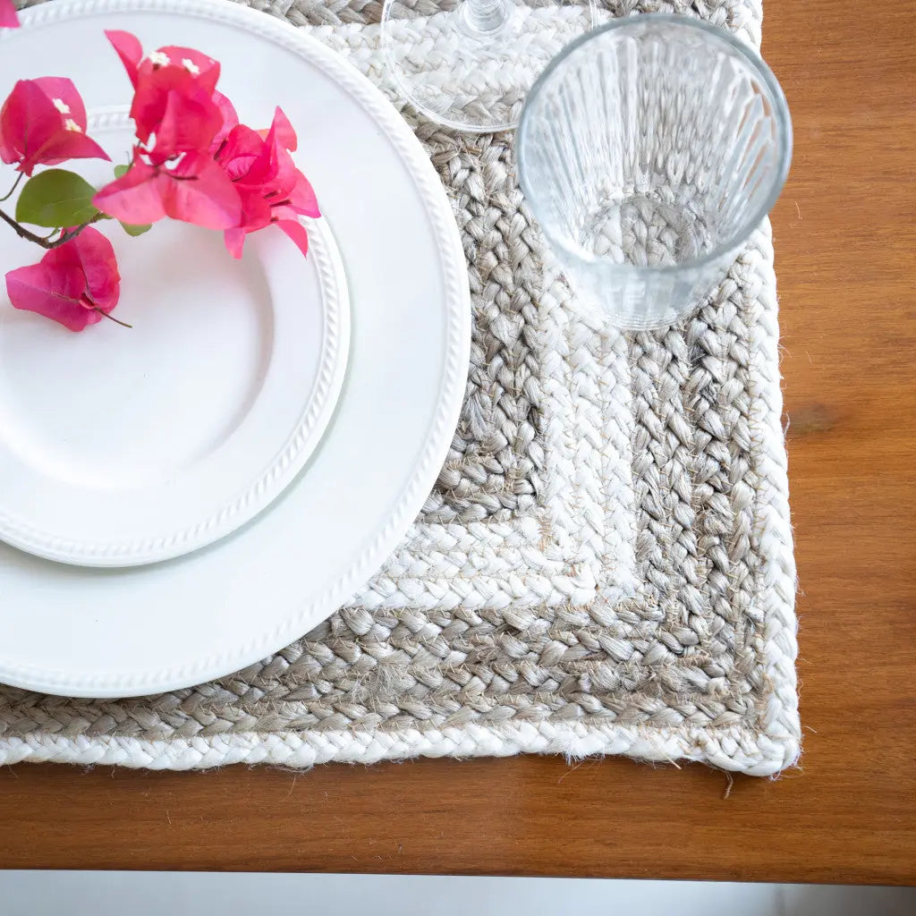 19" Set of Four Natural And Ivory Geometric Braided Jute Placemats Homeroots Kitchen & Dining