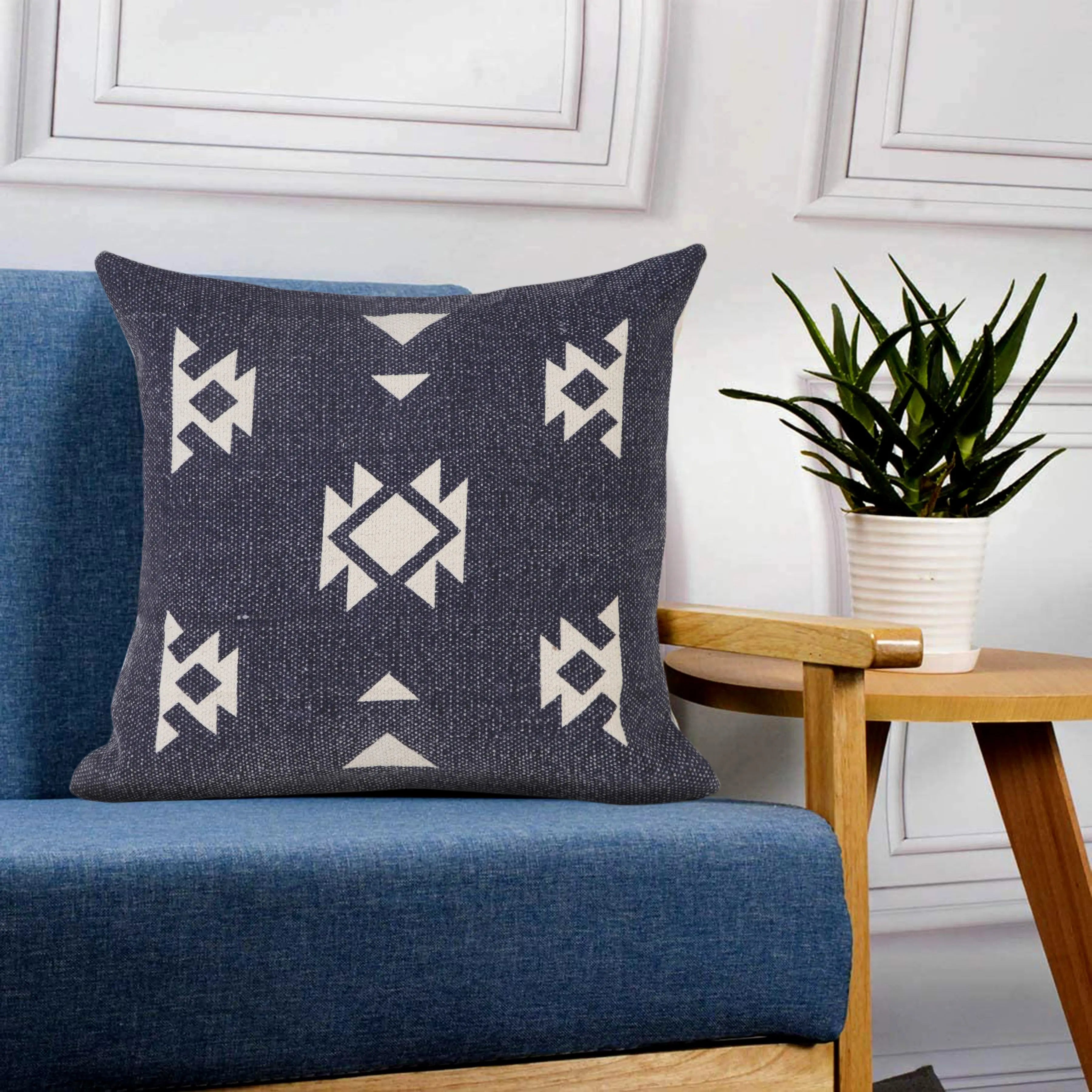 20" Navy Blue And Off White Southwestern Cotton Throw Pillow Cover GreatEagleInc