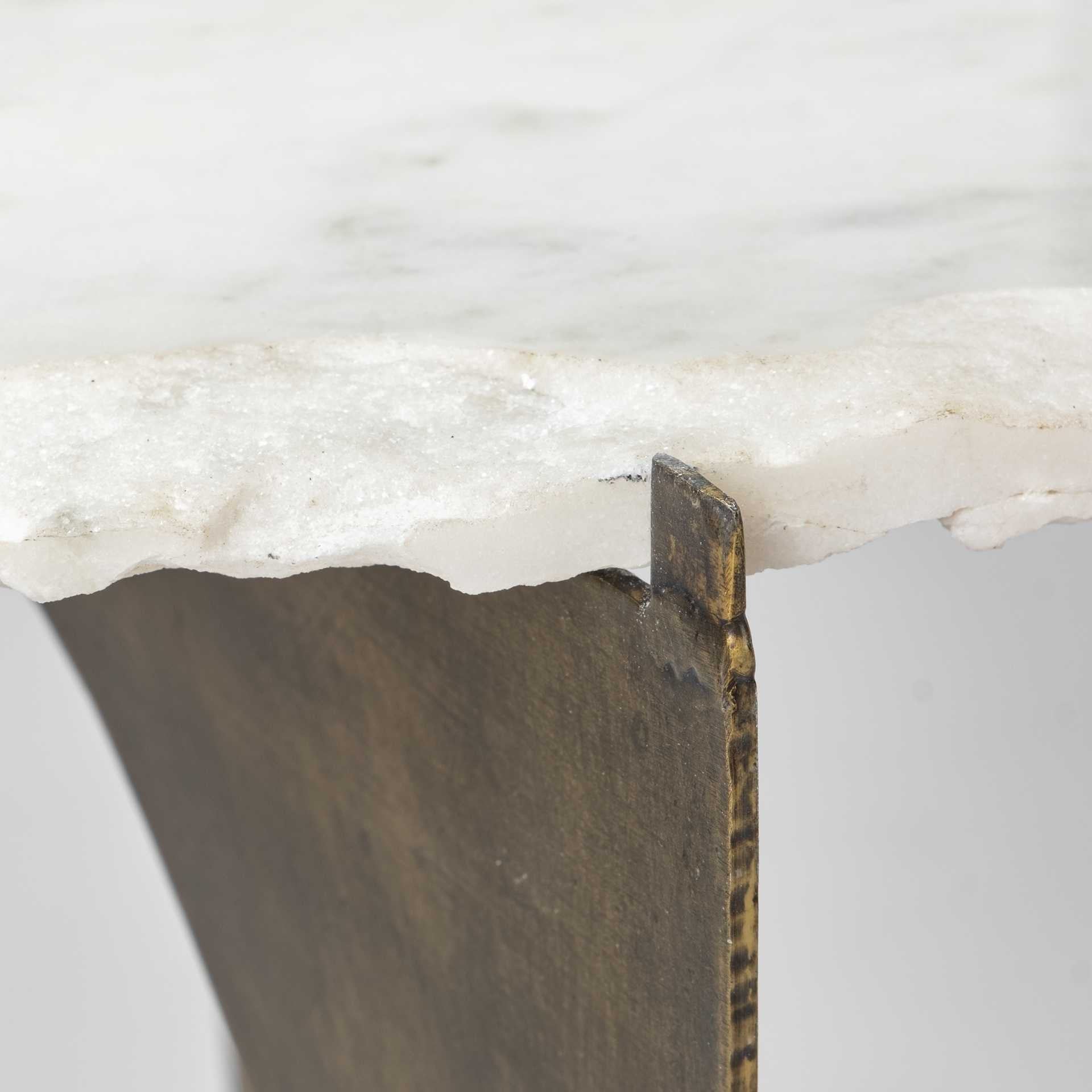 21" Brown And White Marble Round End Table - GreatEagleInc