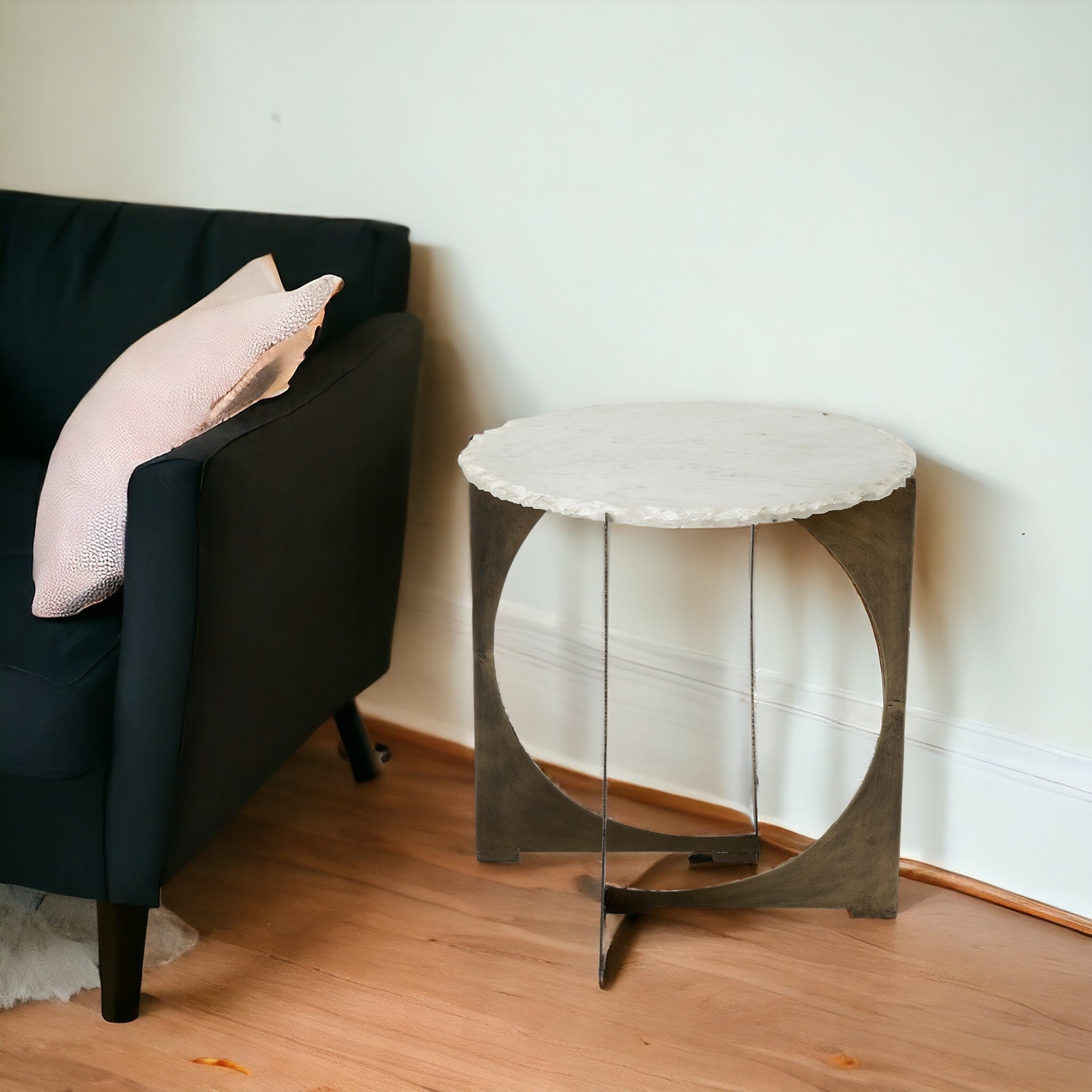 21" Brown And White Marble Round End Table - GreatEagleInc