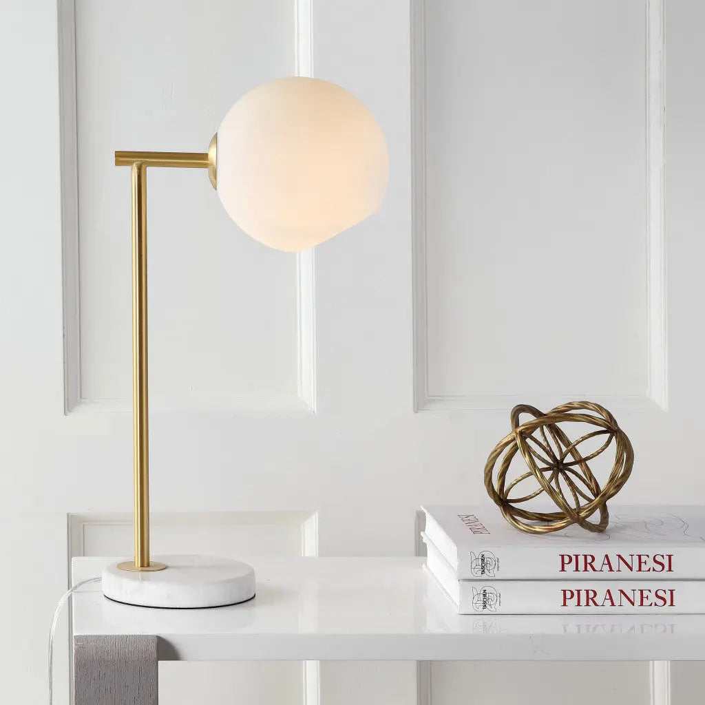 21" White Round Globe Lamp With Globe Shade Homeroots Lighting