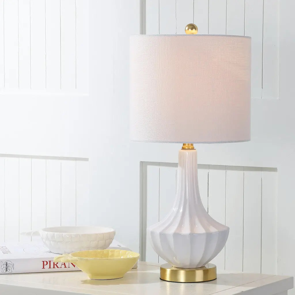 22" Gold Urn Table Lamp With Drum Shade Homeroots Lighting