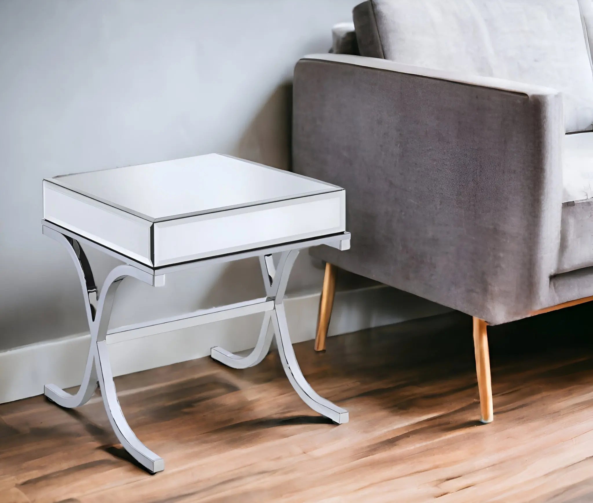 22" Silver And Clear Glass Square Mirrored End Table - GreatEagleInc