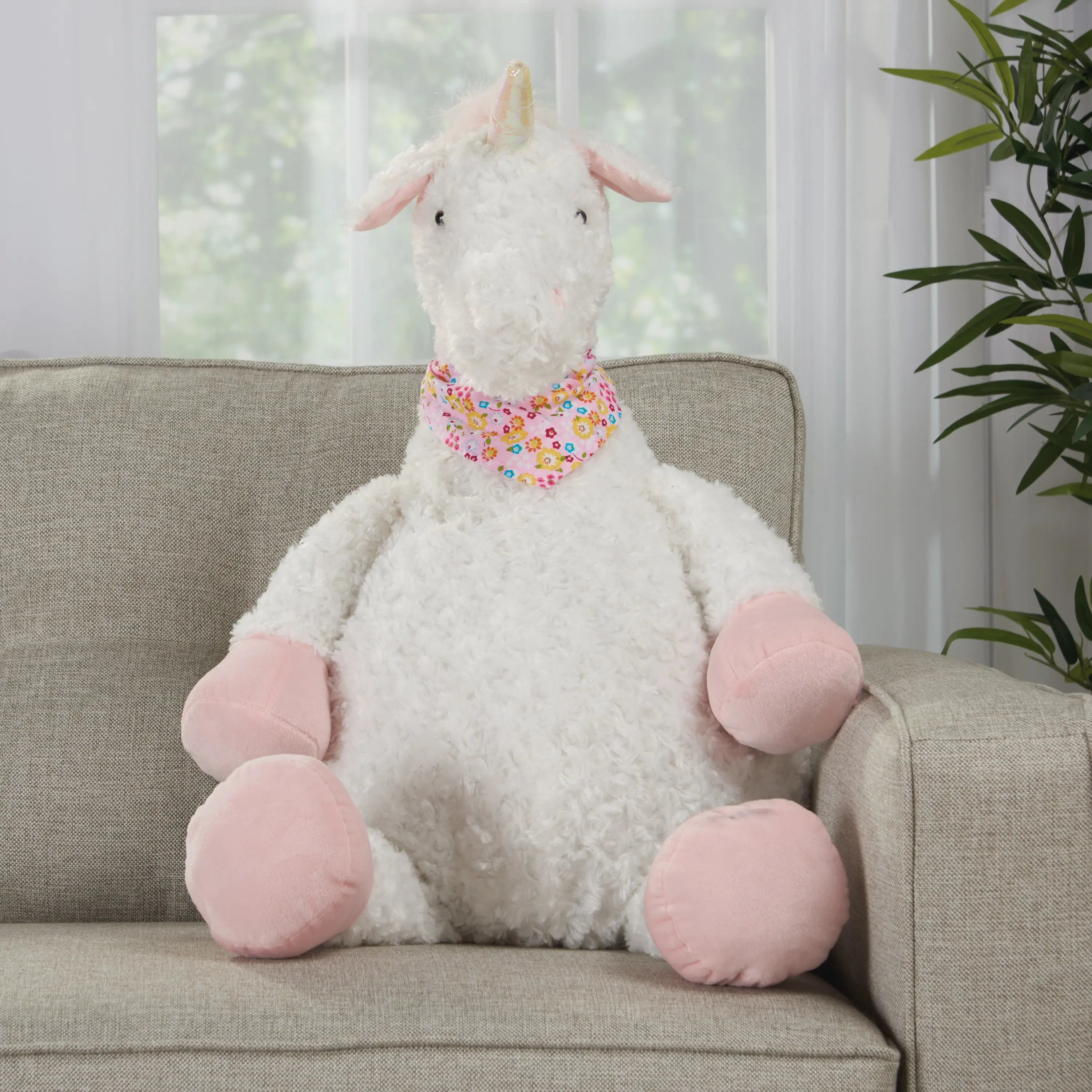 22" X 26" Ivory Unicorn Throw Pillow Homeroots Home Decor