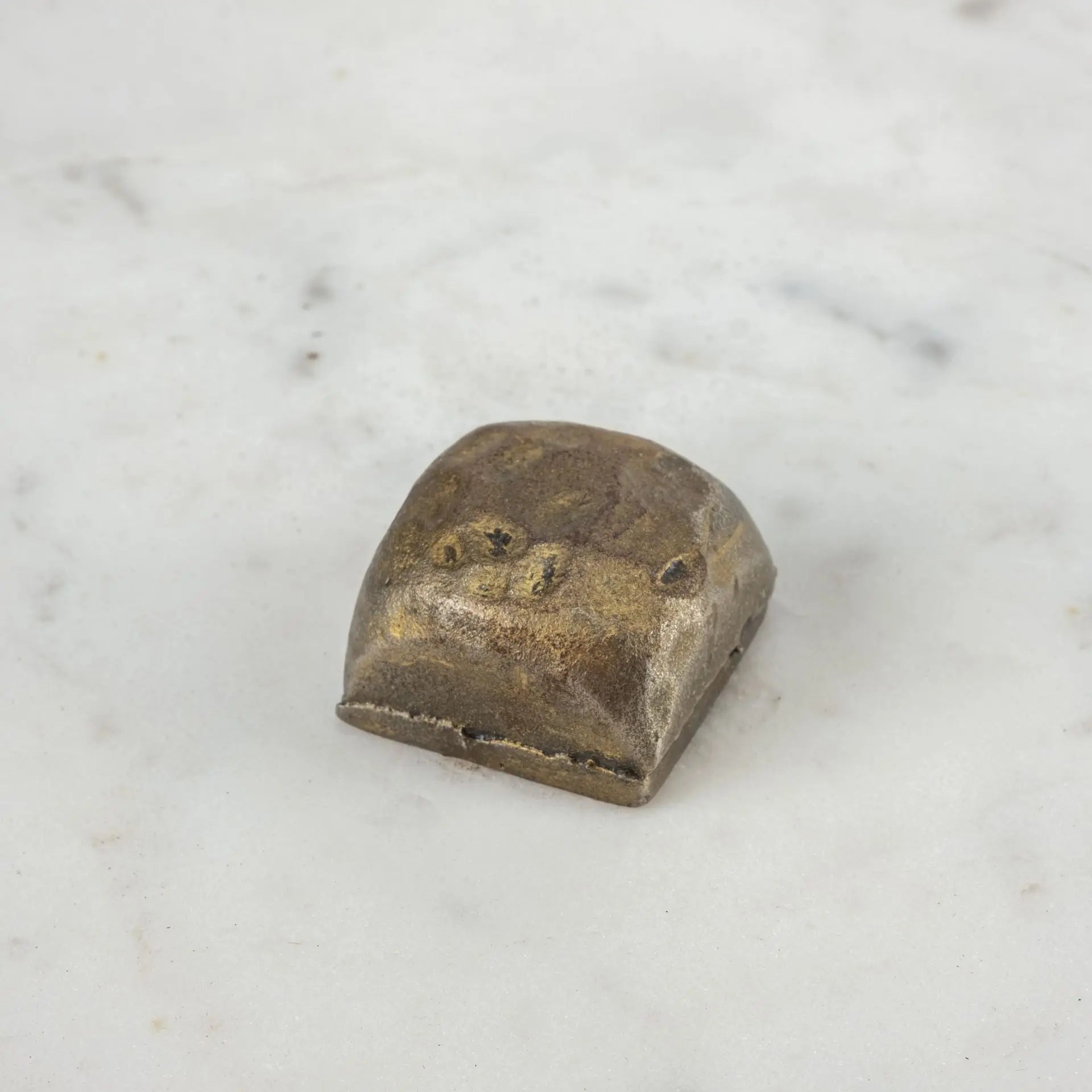 23" Gold And White Marble End Table - GreatEagleInc