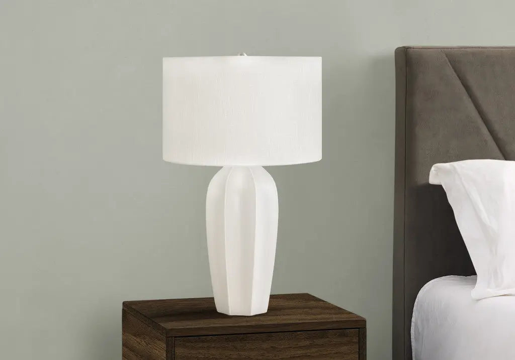 27" Cream Ceramic Geometric Table Lamp With Cream Drum Shade Homeroots Lighting