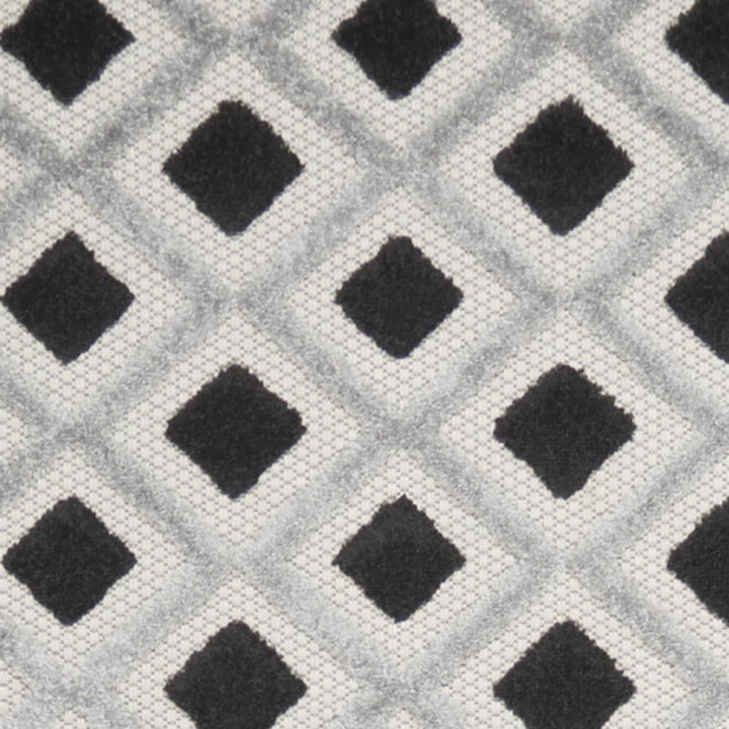 10' Black And White Indoor Outdoor Runner Rug - GreatEagleInc