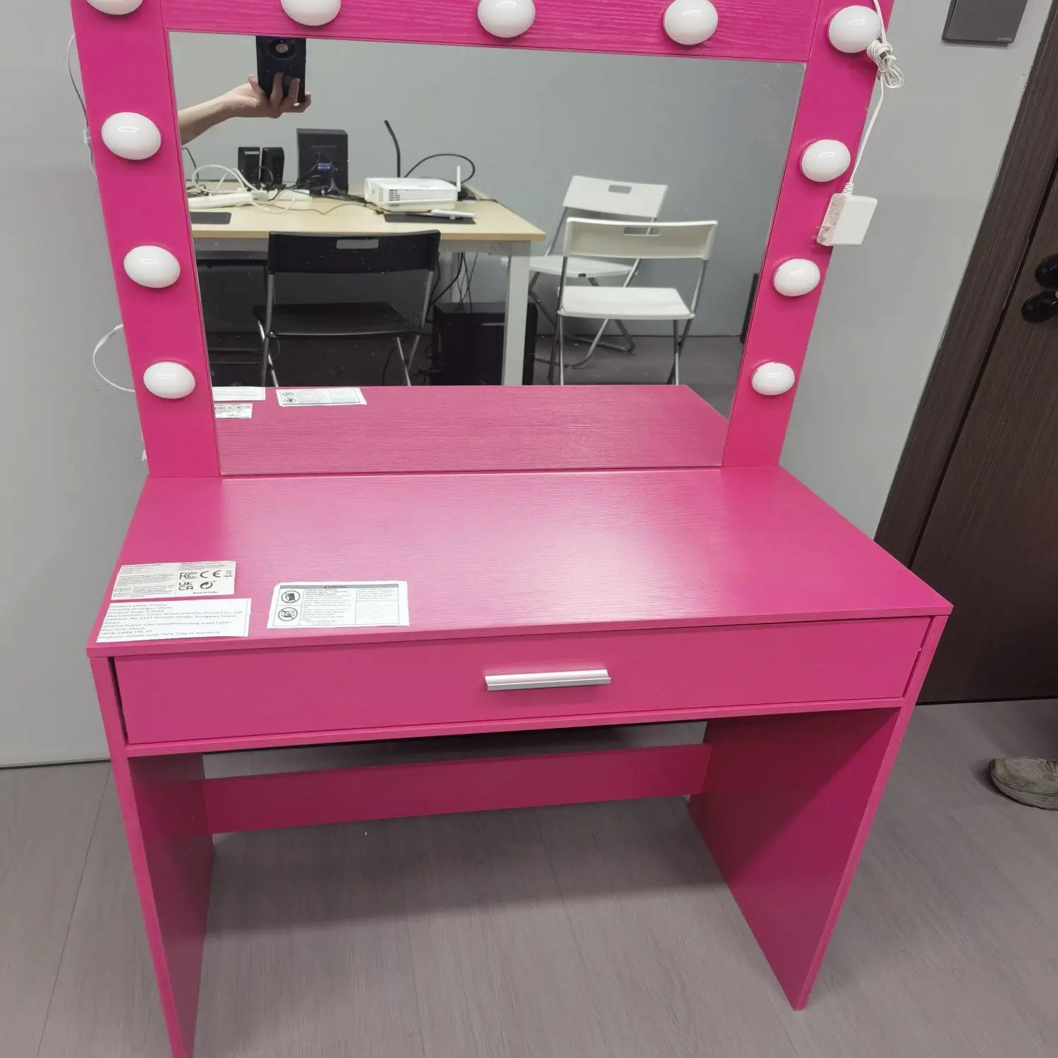 28" Pink Wood Mirrored Vanity Table Homeroots Living Room