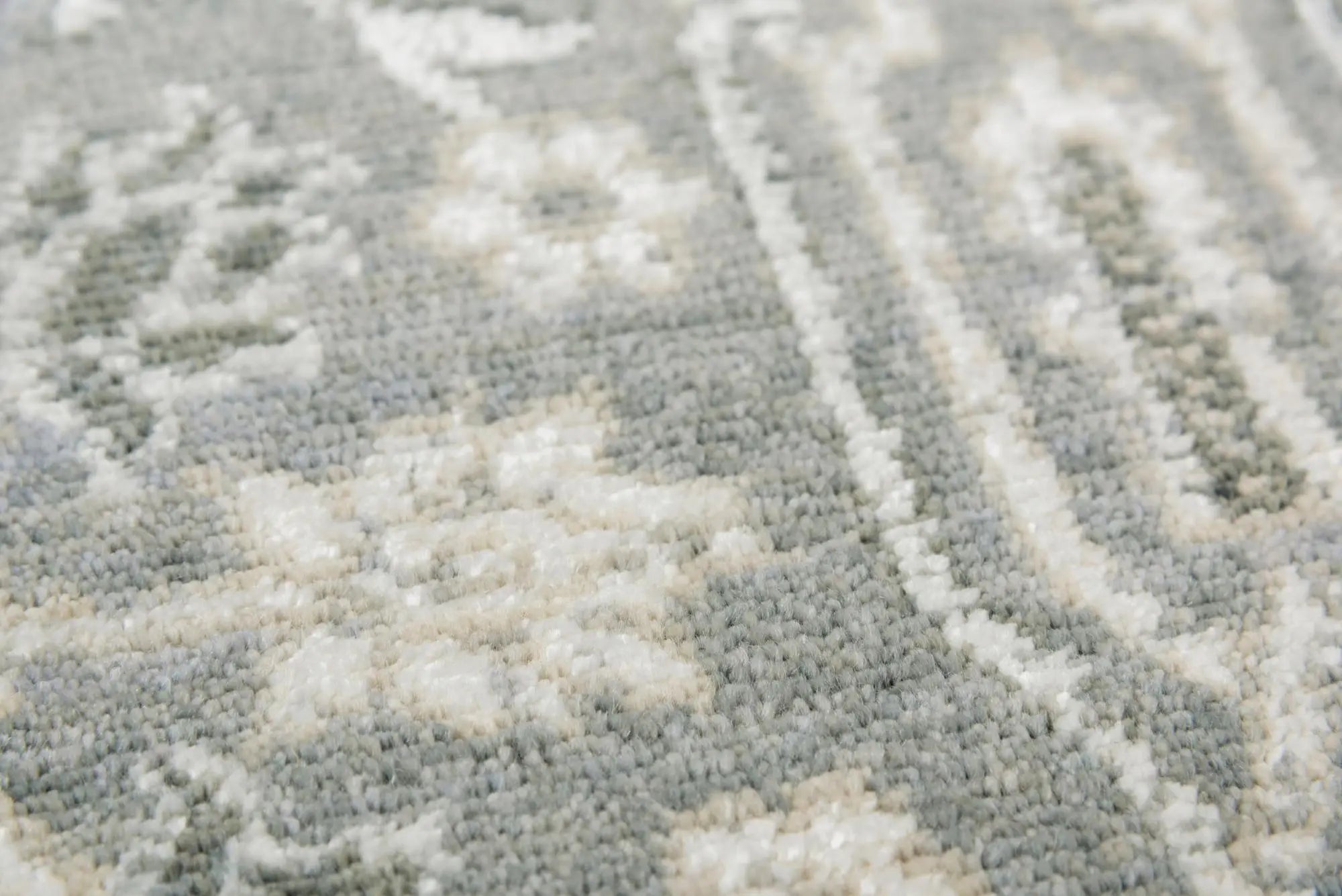 2' X 3' Gray And Ivory New Zealand Lambs Wool Oriental Hand Carved Handmade Area Rug Homeroots Home Decor