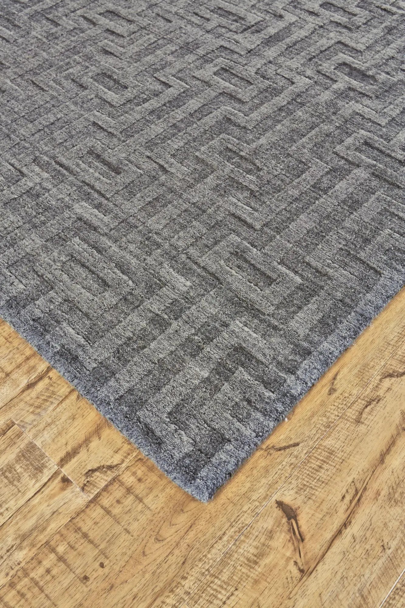2' X 3' Gray And Silver Geometric Hand Woven Area Rug Homeroots Home Decor