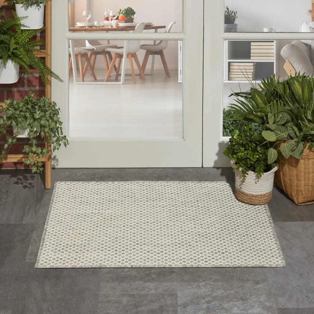 2' X 3' Ivory And Silver Geometric Indoor Outdoor Area Rug Homeroots Outdoor