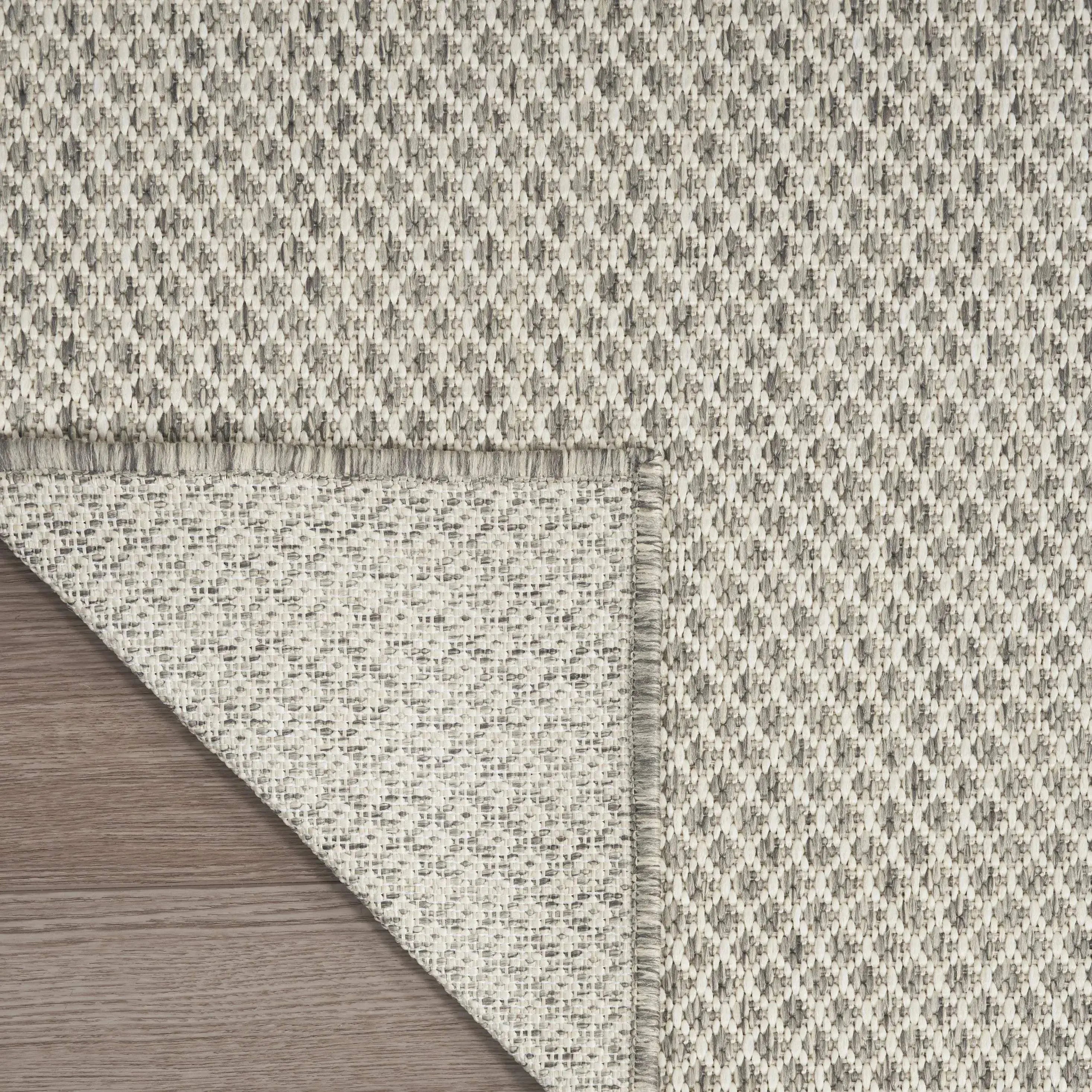 2' X 3' Ivory And Silver Geometric Indoor Outdoor Area Rug Homeroots Outdoor