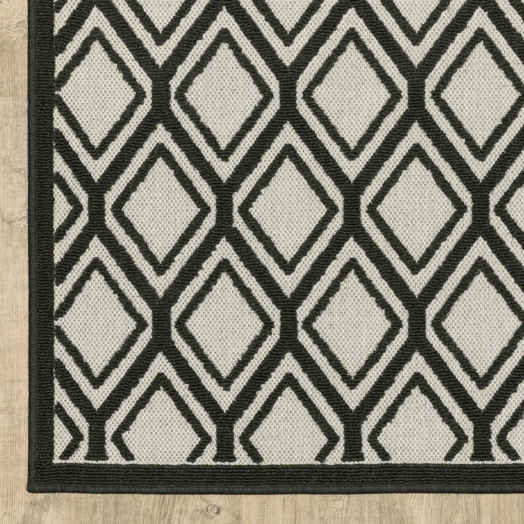 2' X 4' Beige and Black Geometric Stain Resistant Indoor Outdoor Area Rug Homeroots Outdoor