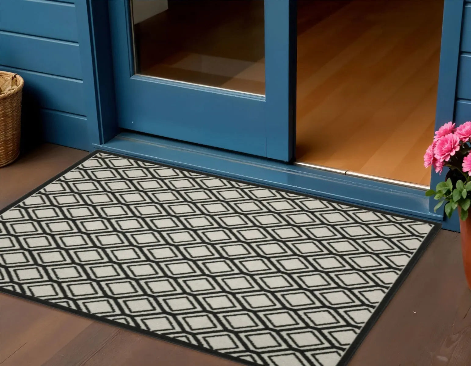 2' X 4' Beige and Black Geometric Stain Resistant Indoor Outdoor Area Rug Homeroots Outdoor